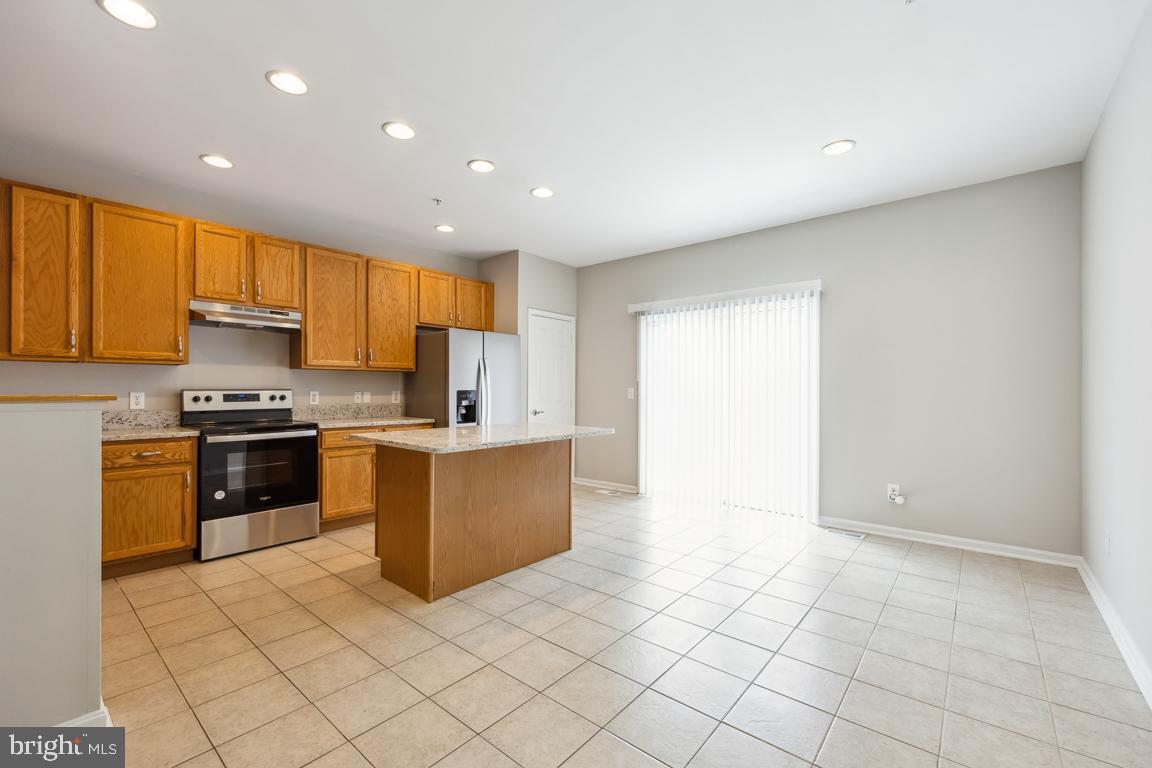 CARROLLWOOD MANOR - Residential