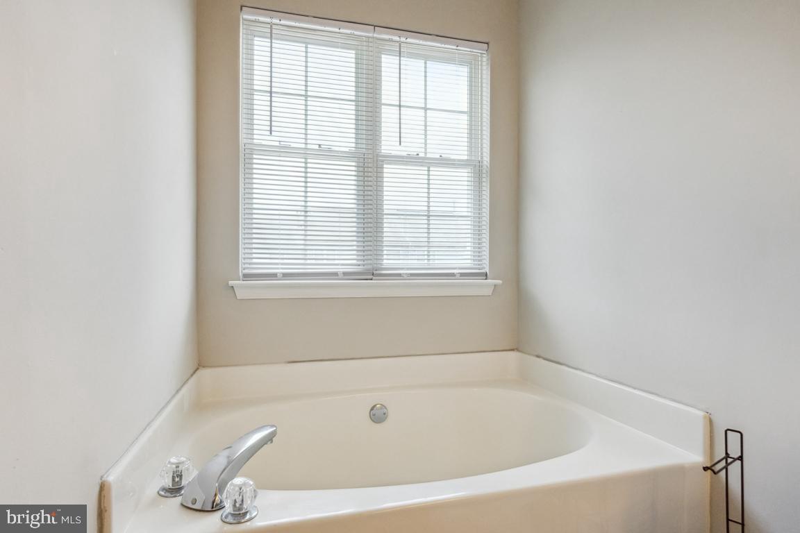 CARROLLWOOD MANOR - Residential