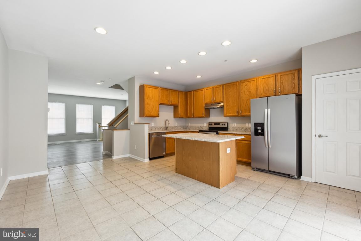 CARROLLWOOD MANOR - Residential