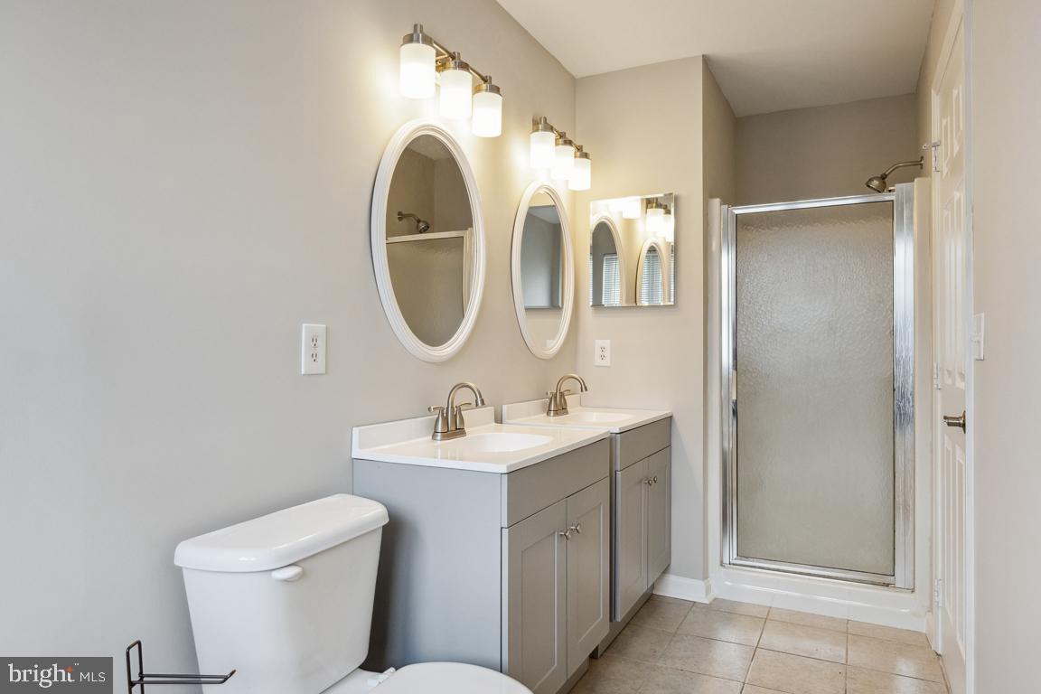 CARROLLWOOD MANOR - Residential