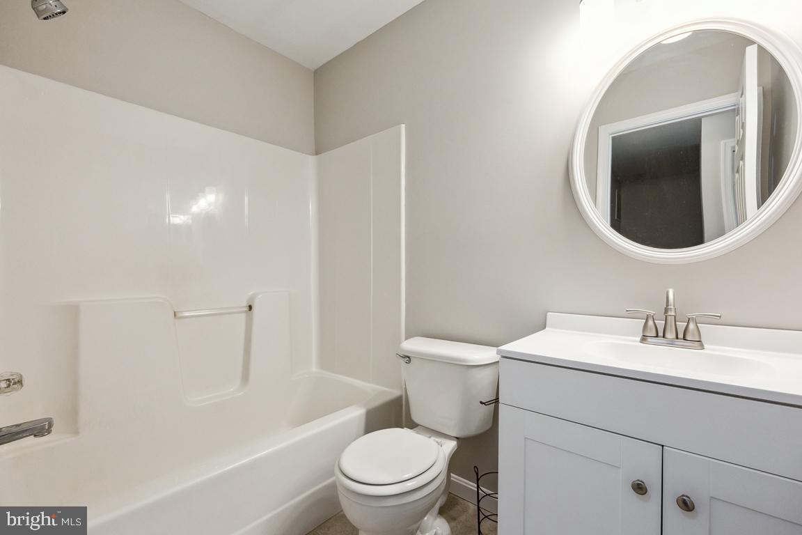 CARROLLWOOD MANOR - Residential