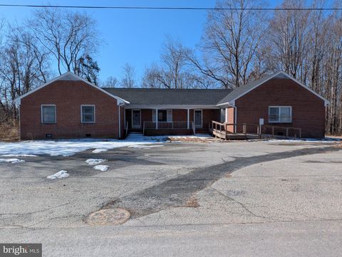 15 FOSTER ROAD CUMBERLAND VA 23040