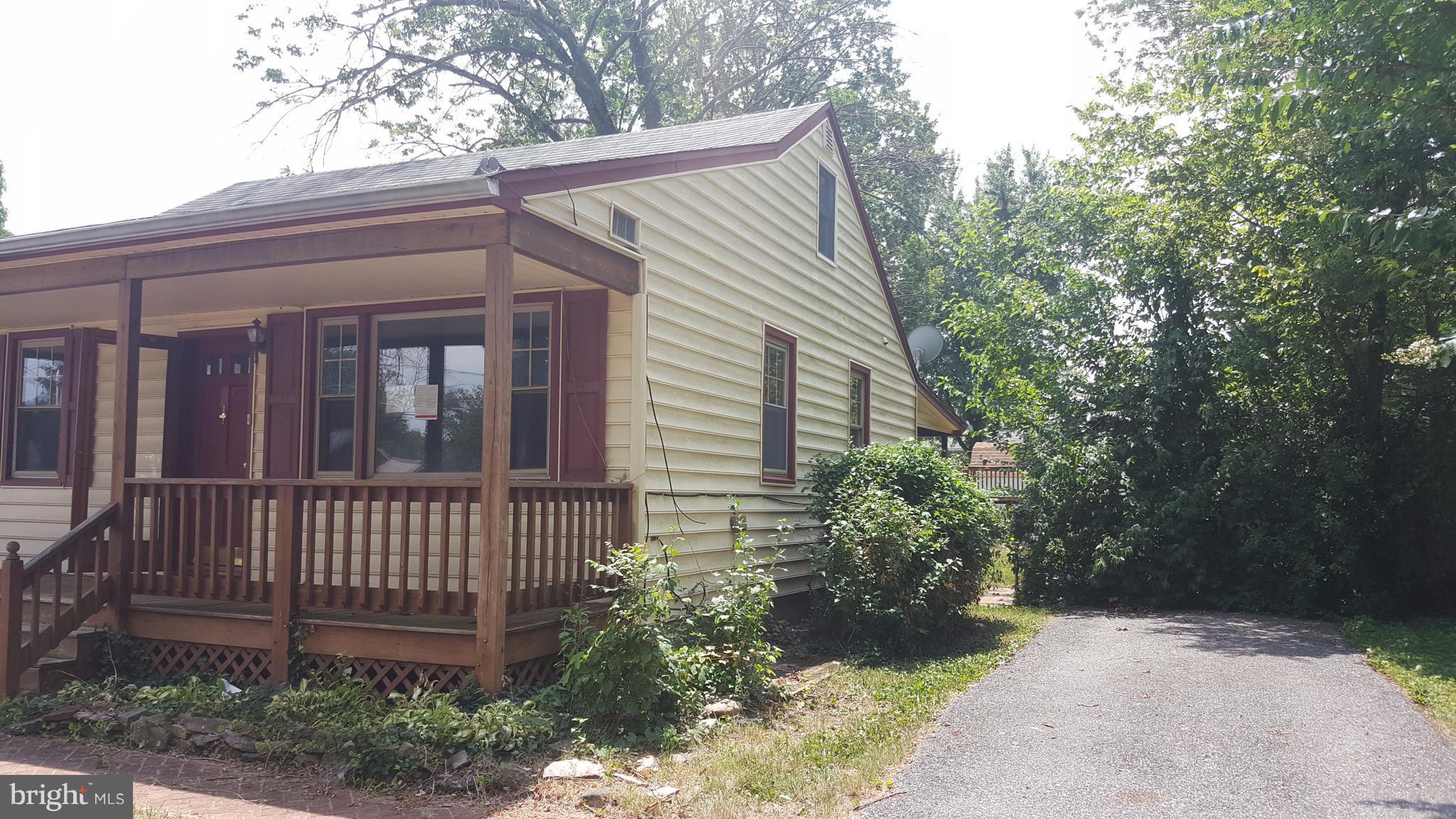 CATONSVILLE MANOR - Residential