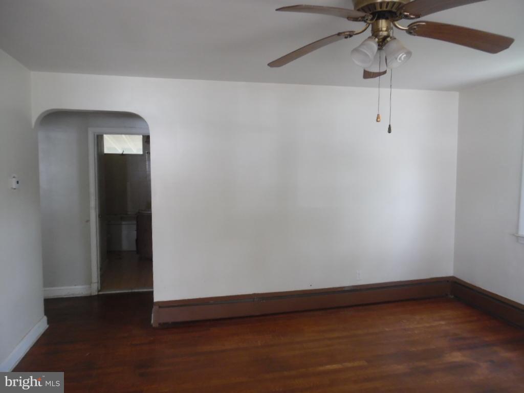 CATONSVILLE MANOR - Residential