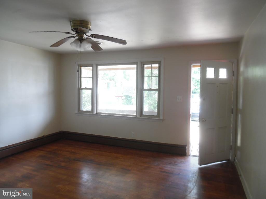 CATONSVILLE MANOR - Residential