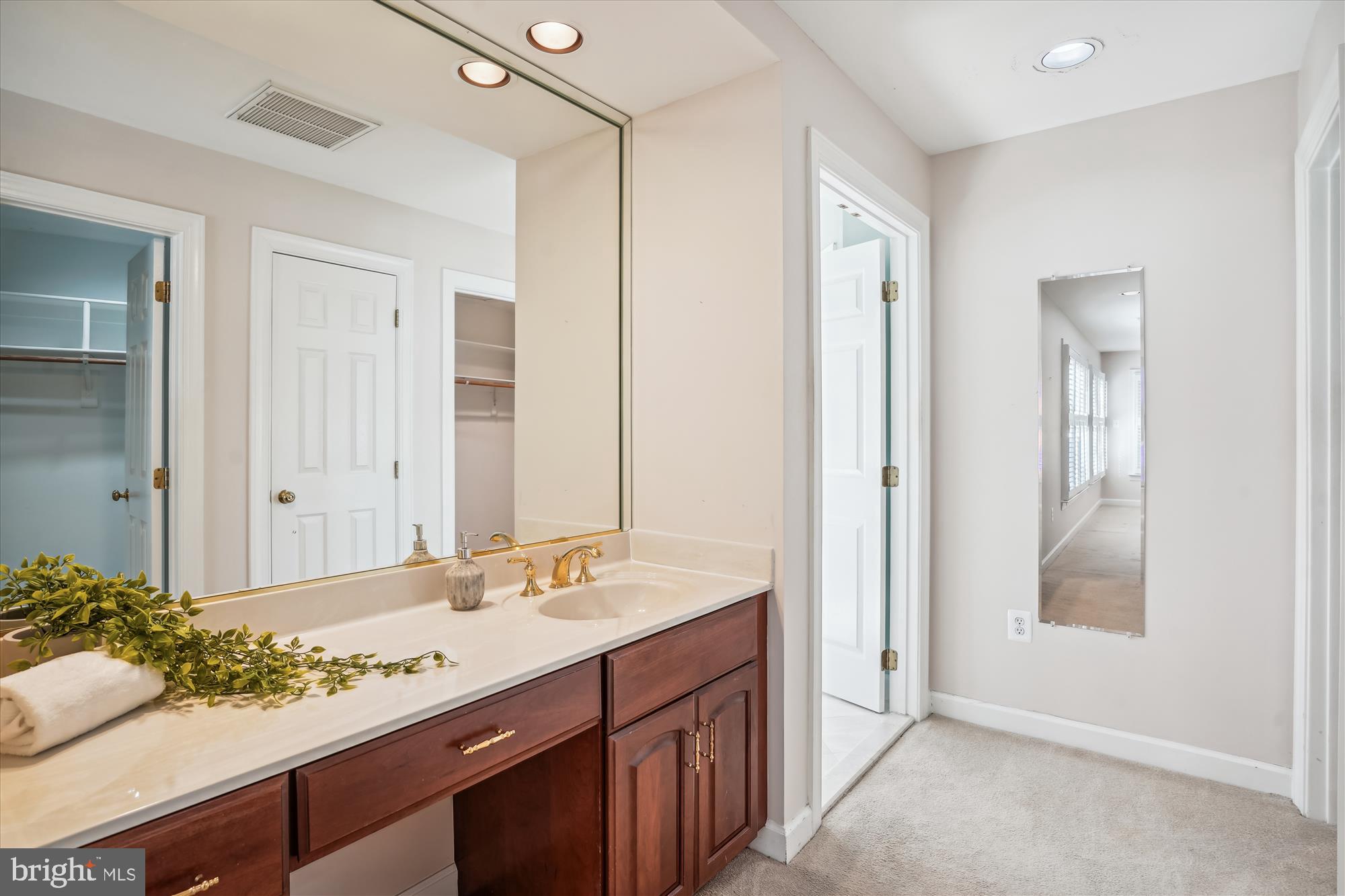 BRADLEY HILLS GROVE - Residential