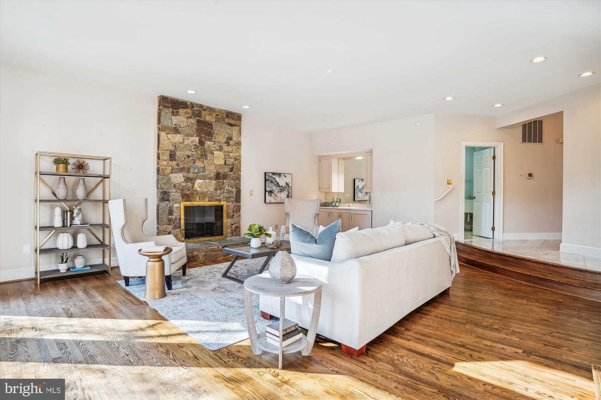 BRADLEY HILLS GROVE - Residential