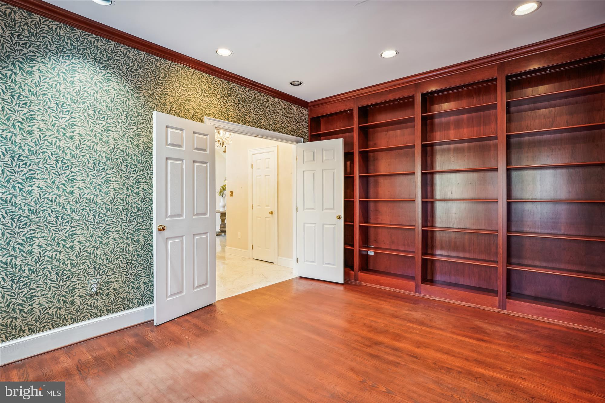 BRADLEY HILLS GROVE - Residential