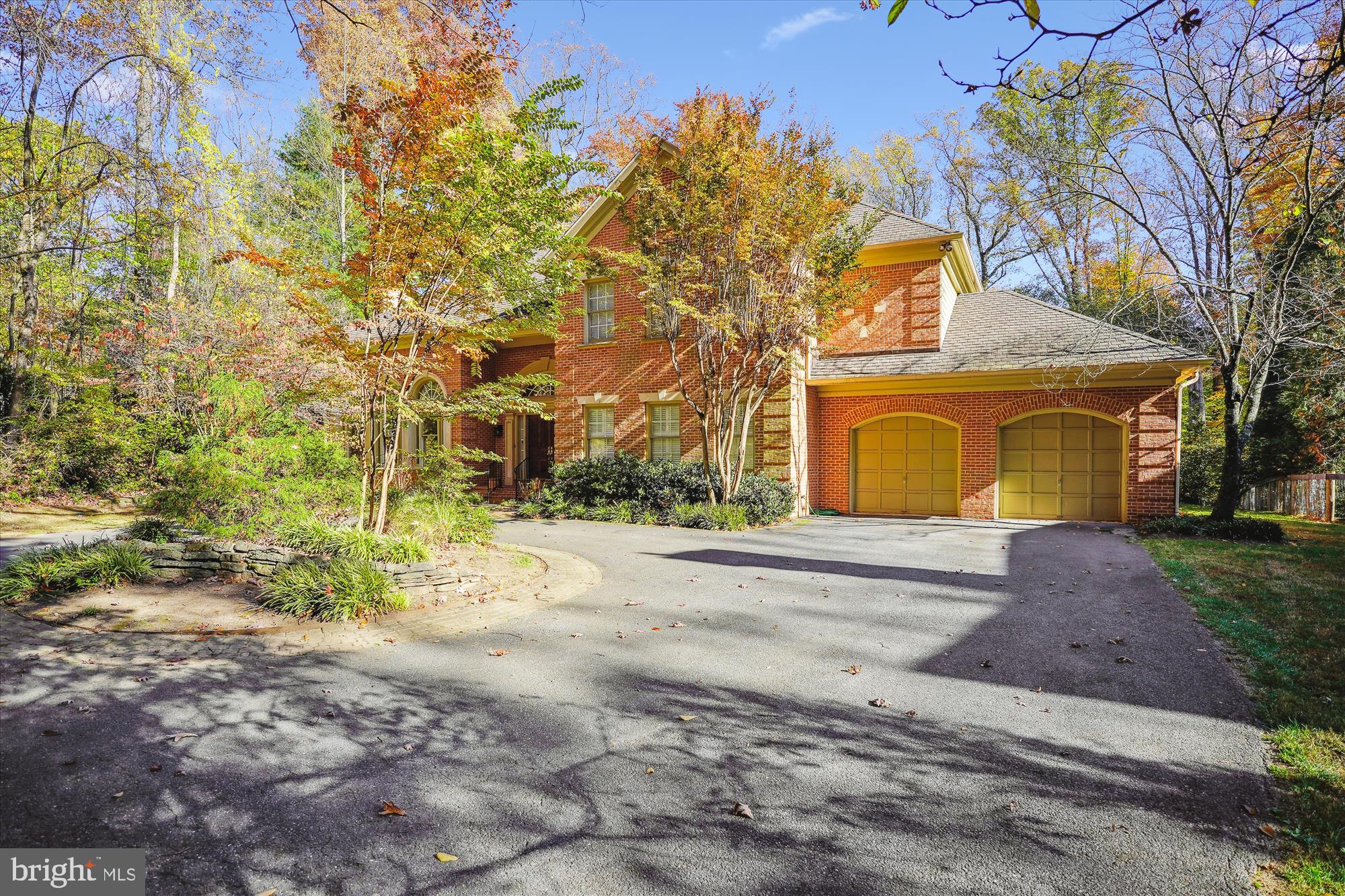 BRADLEY HILLS GROVE - Residential