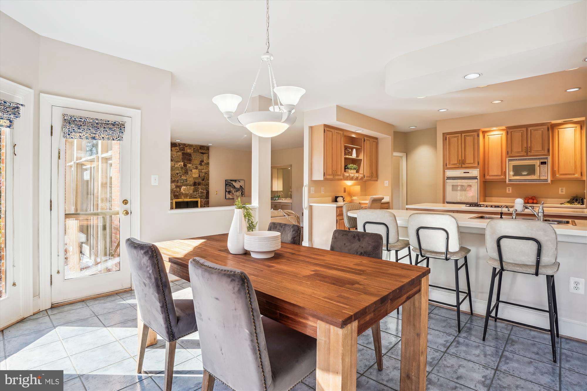 BRADLEY HILLS GROVE - Residential