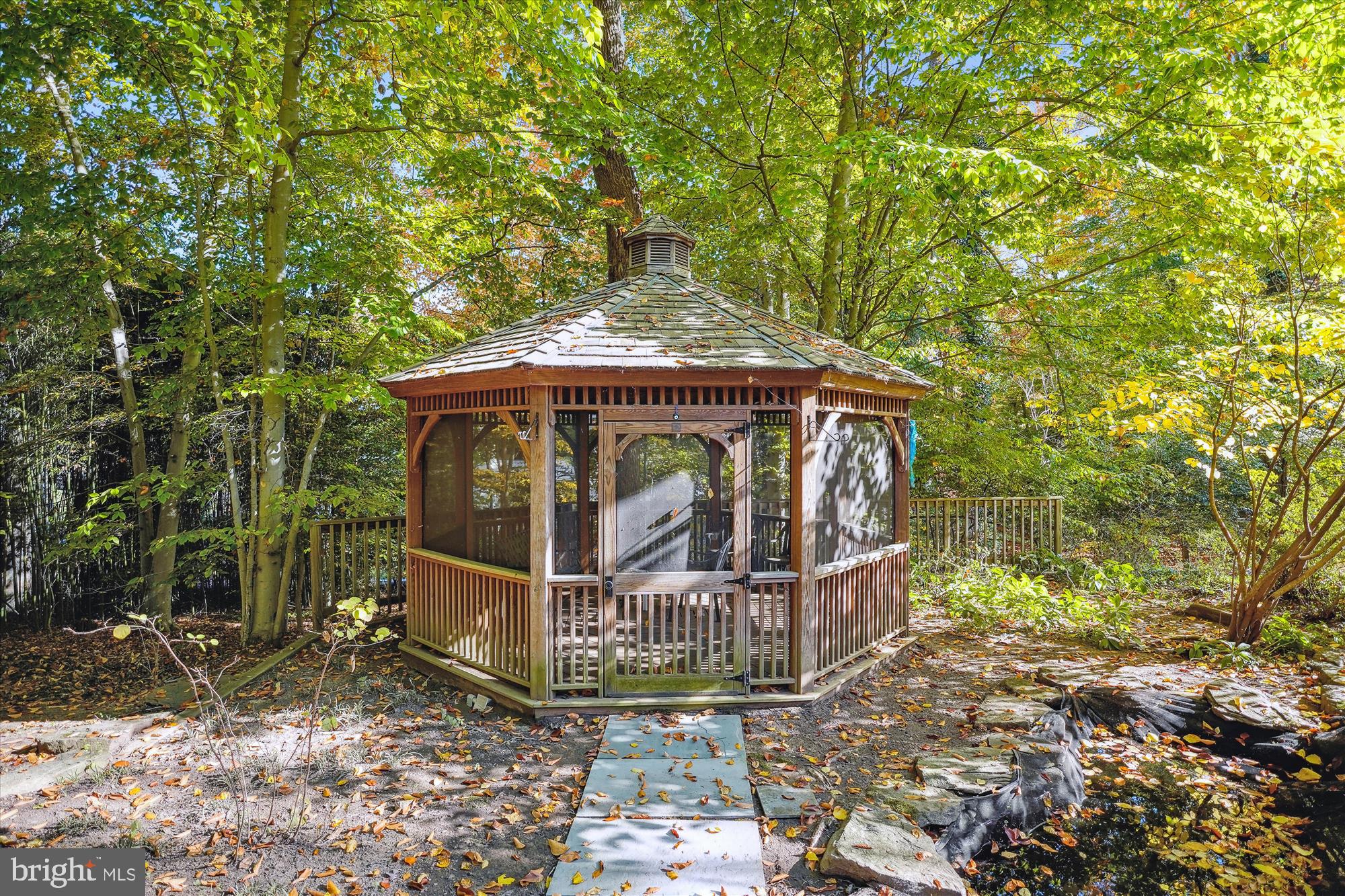 BRADLEY HILLS GROVE - Residential