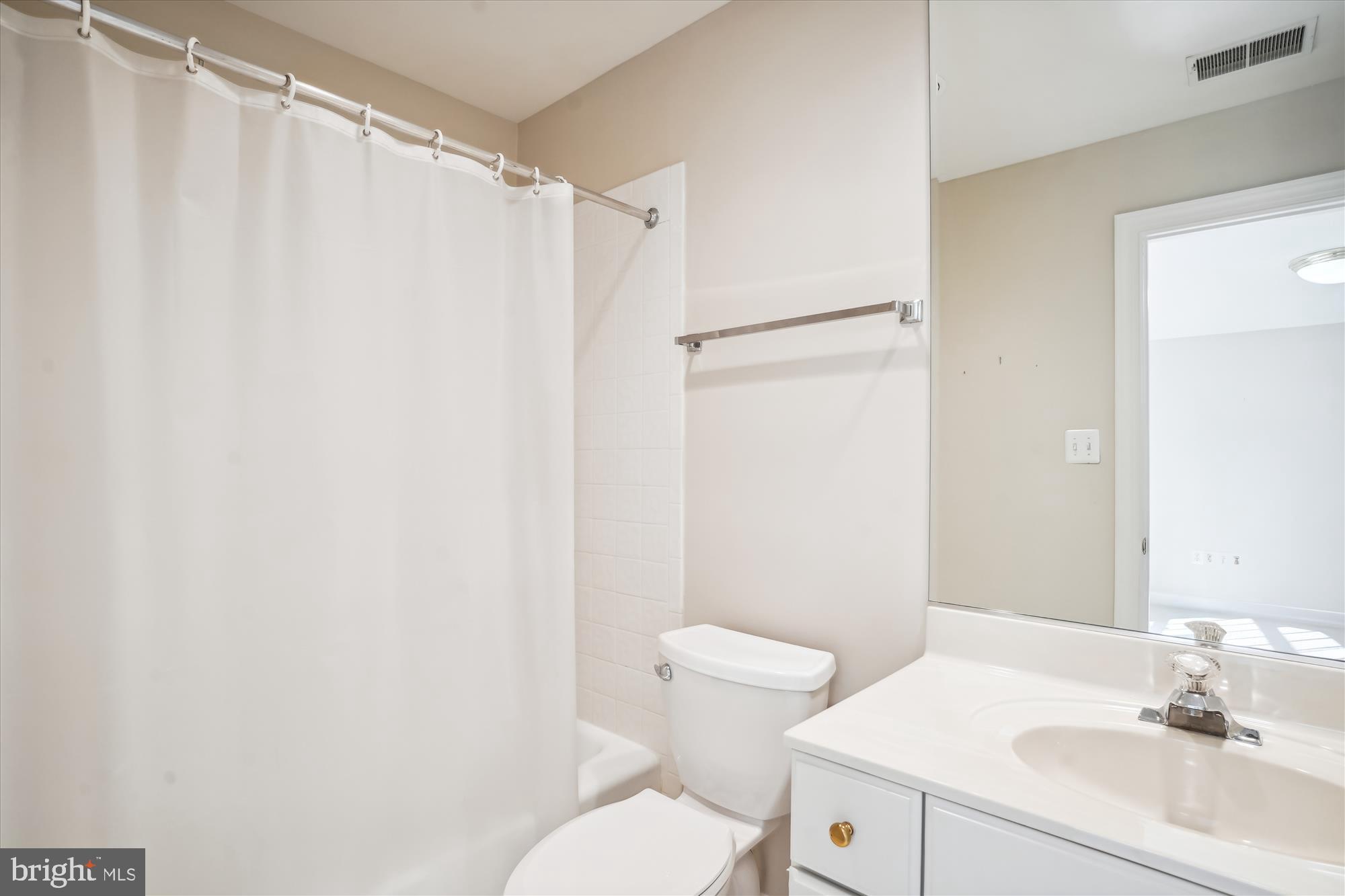 BRADLEY HILLS GROVE - Residential