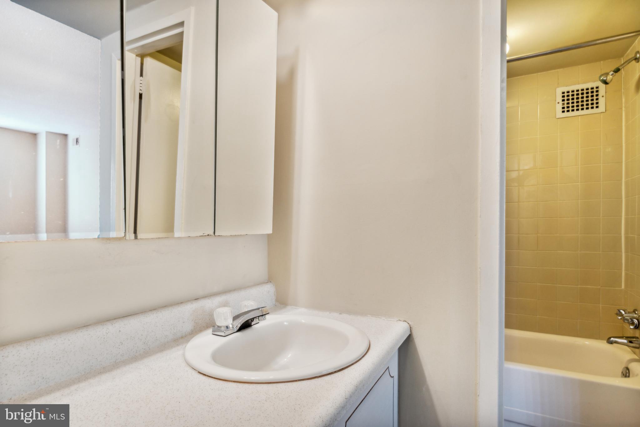 PRESIDENTIAL - Residential