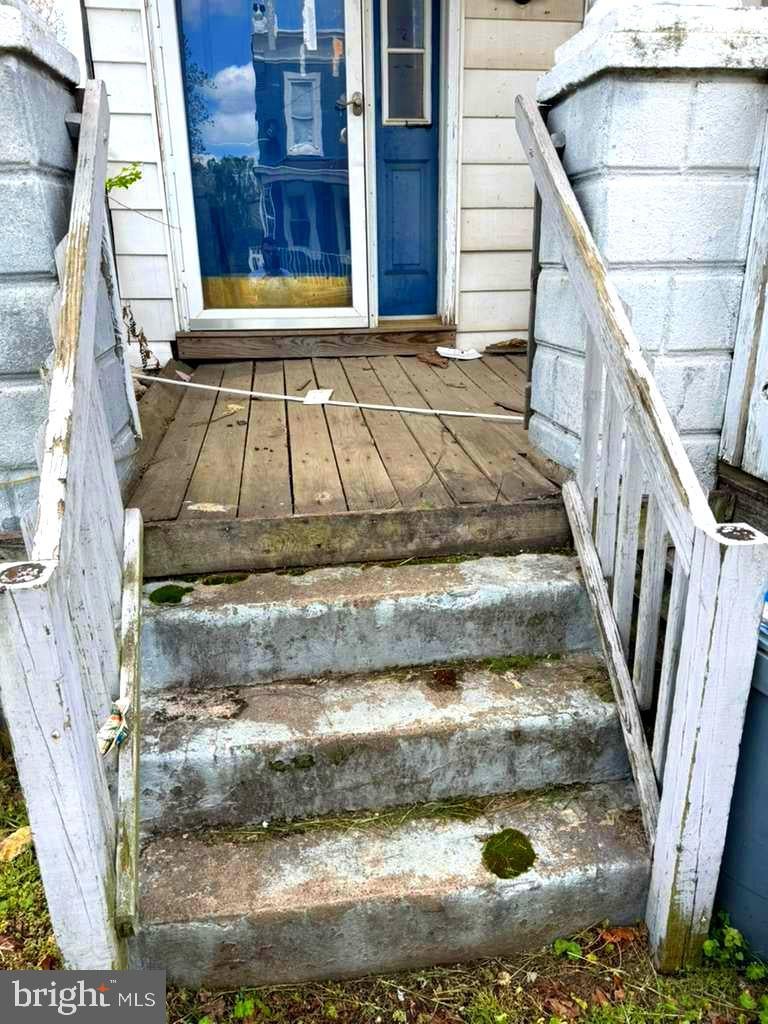 1223 DUPONT STREET