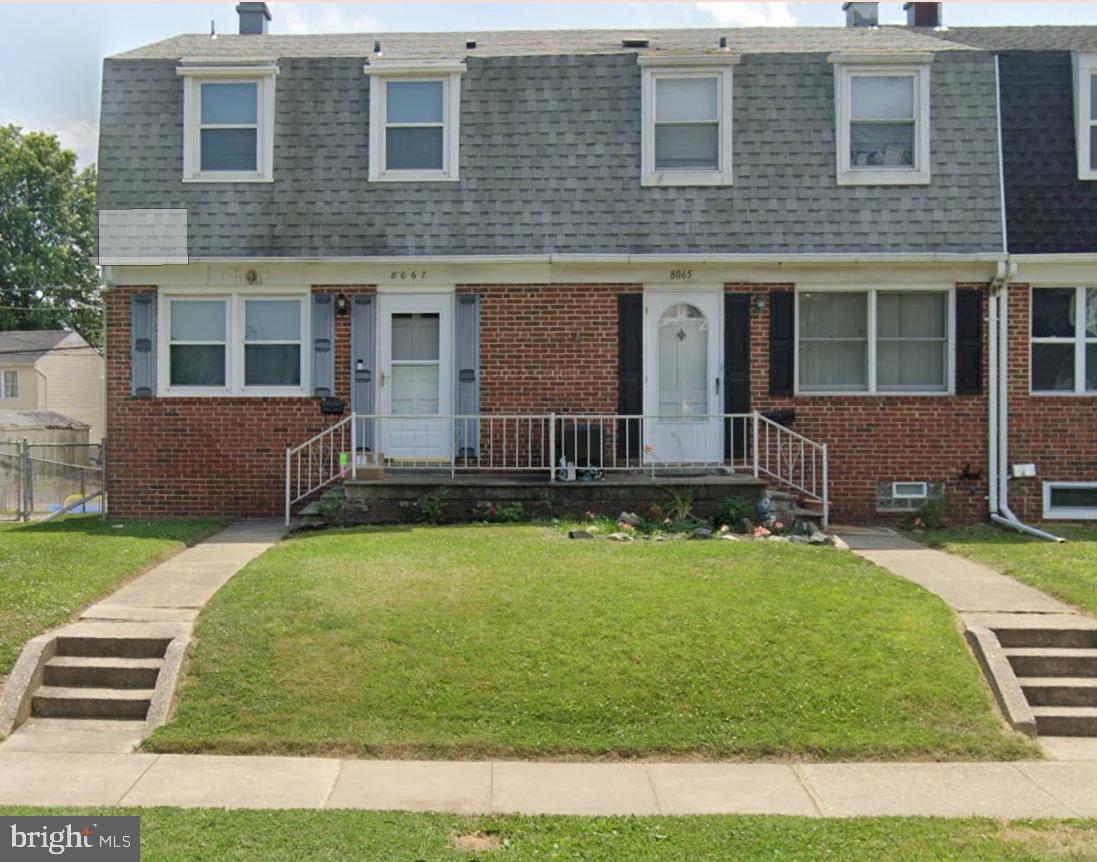 This 4BR 1 BA house IS move in ready. Central air. Completely finished lower level with the 4th BR and living room area and a toilet room. The property has waterfront view from back BR window. Parking pad in the back. Deposit $3500