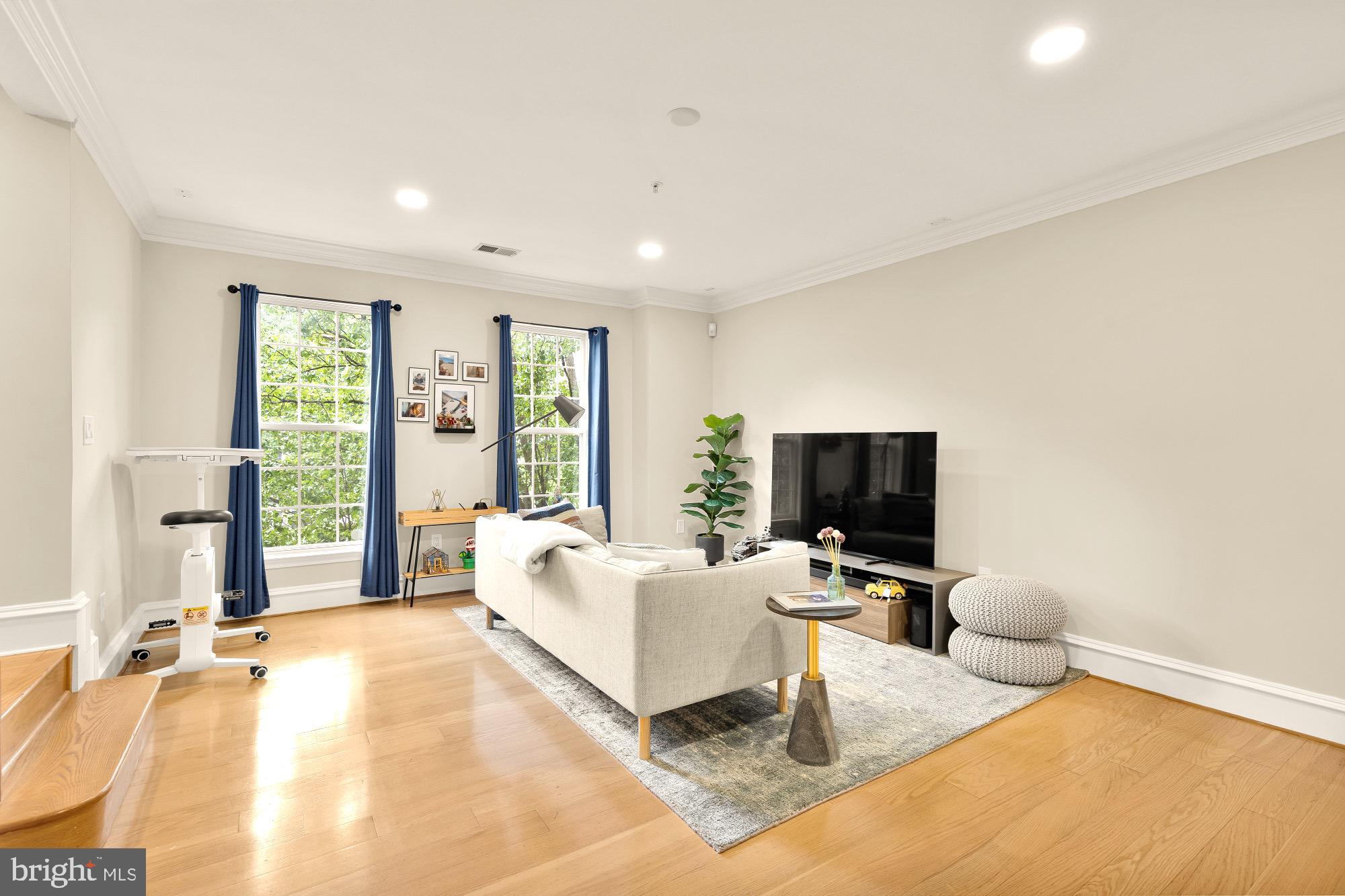 1591 LEEDS CASTLE DRIVE 201