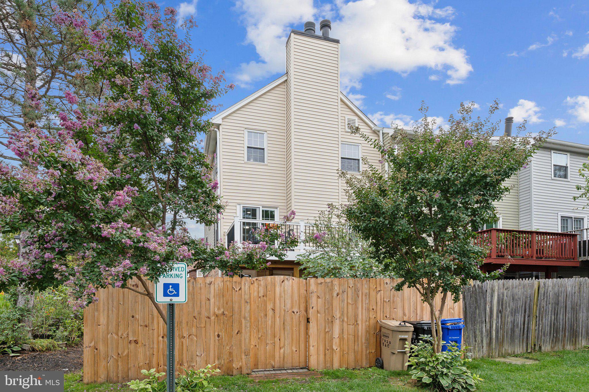 ARBORY CONDOS - Residential