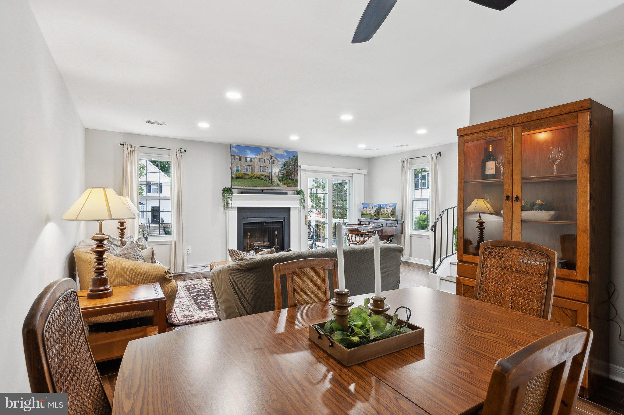 ARBORY CONDOS - Residential