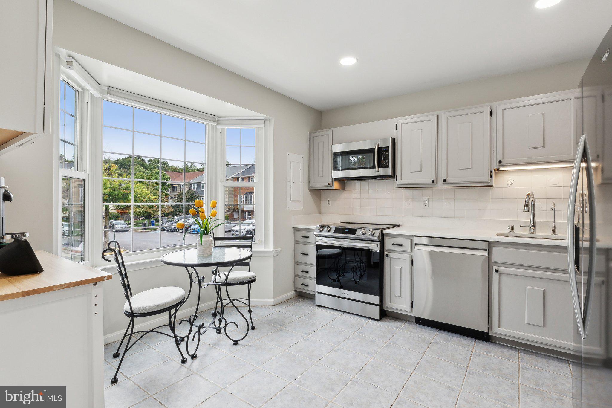 ARBORY CONDOS - Residential