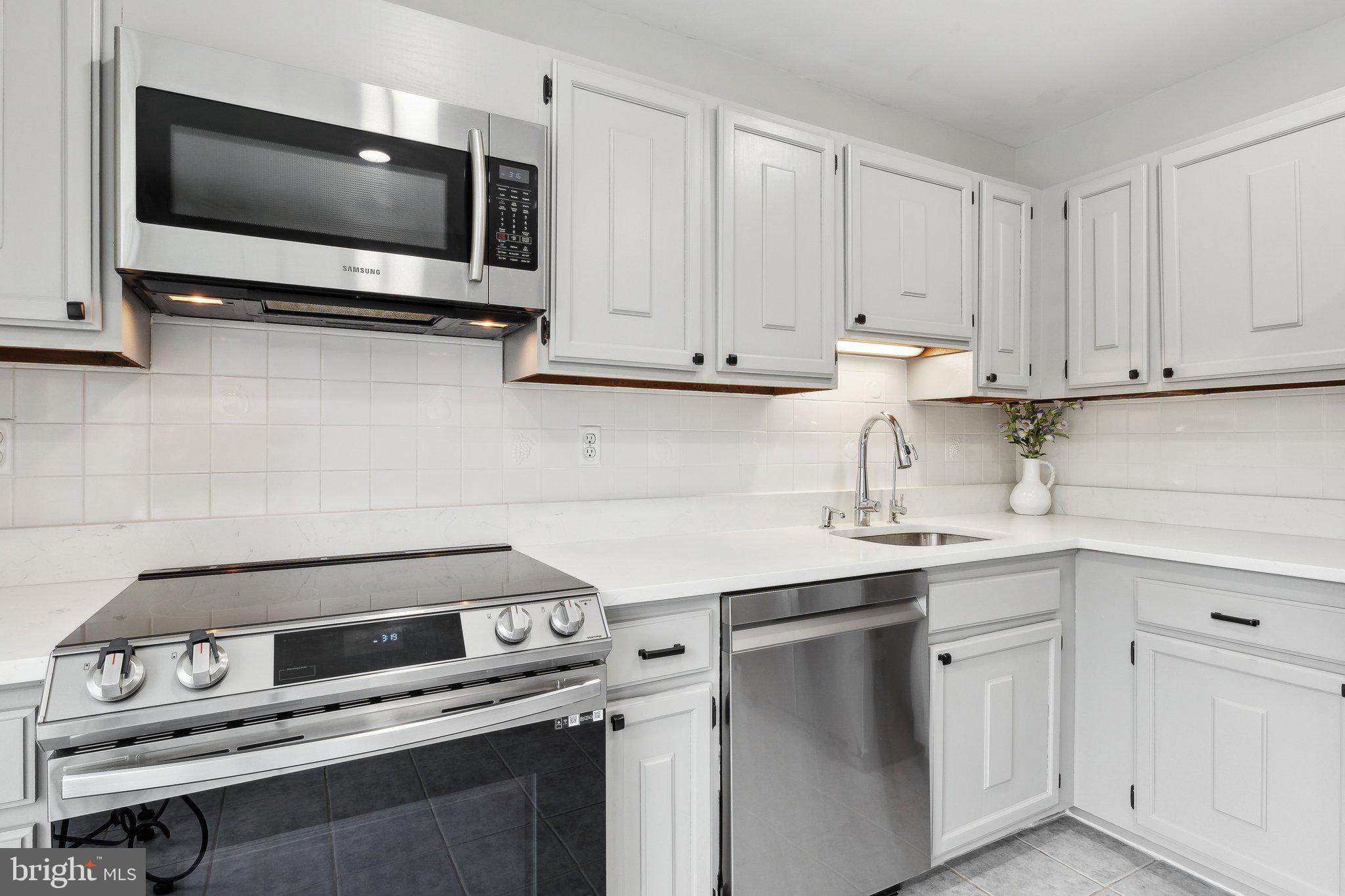 ARBORY CONDOS - Residential