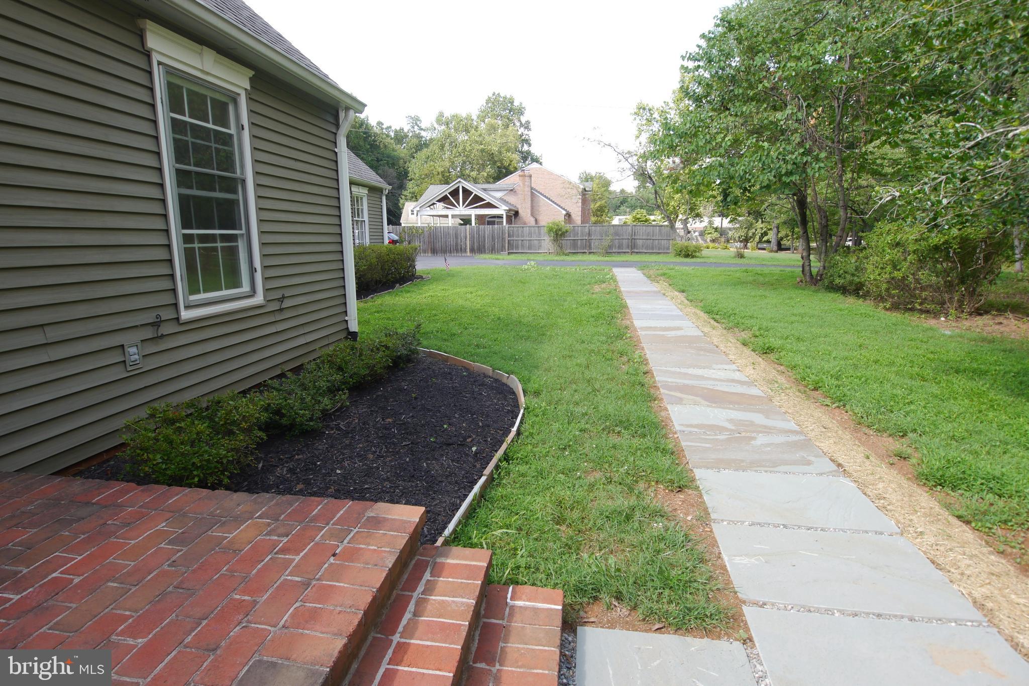 SYCAMORE ACRES - Residential Lease