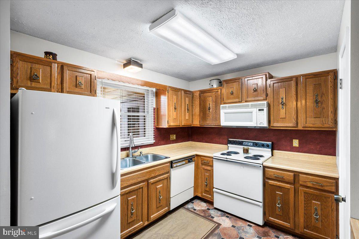 LAKE OF THE WOODS - Residential