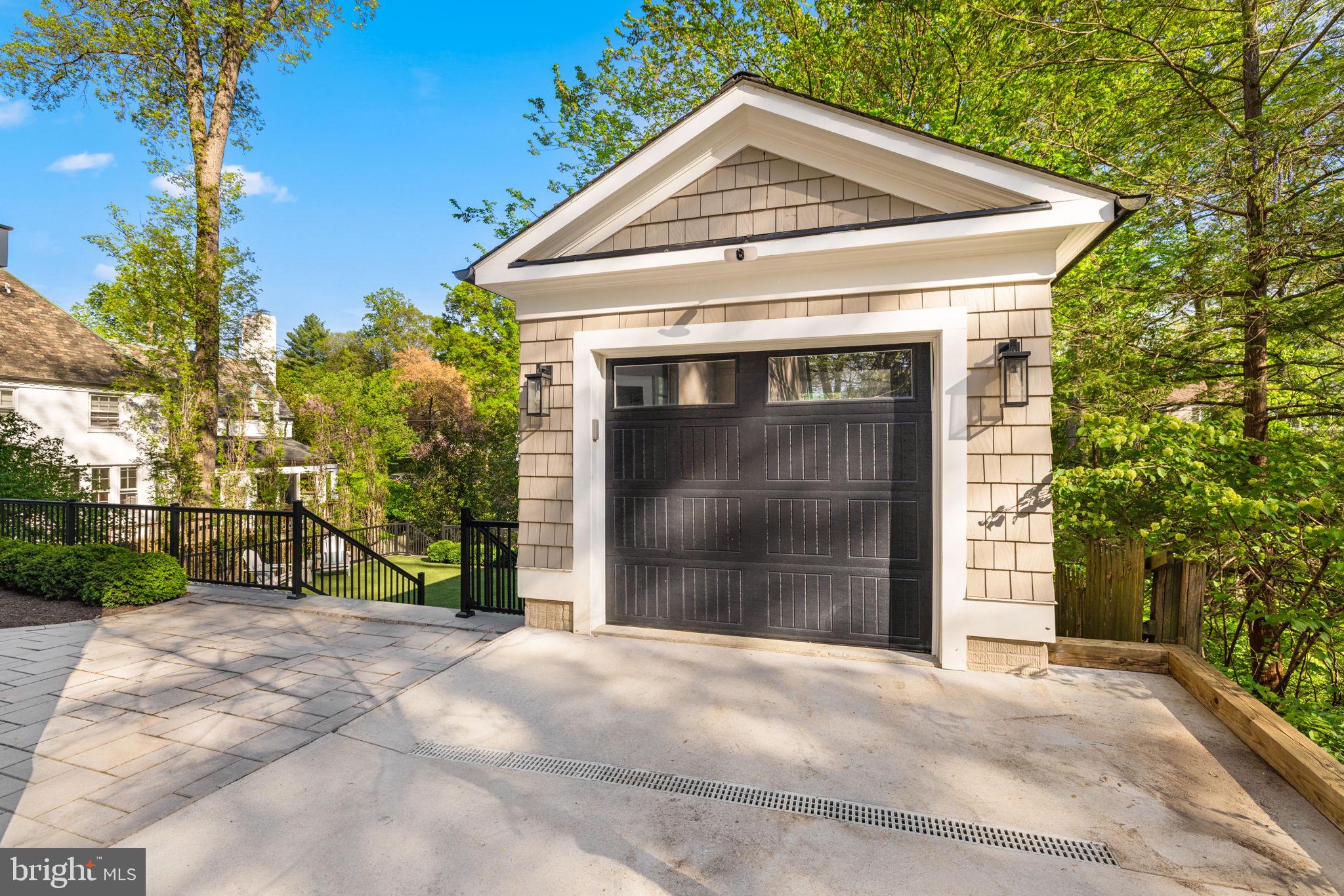 CHEVY CHASE - Residential