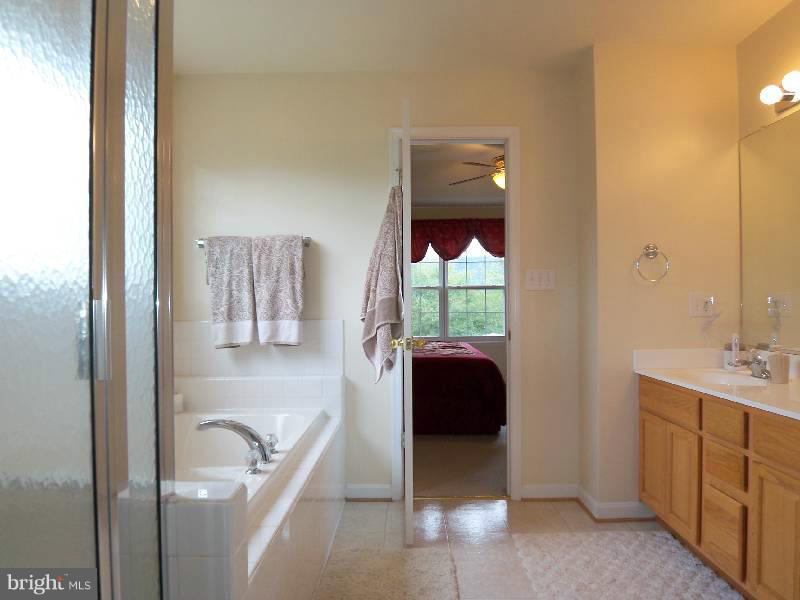 THORNHILL ESTATES - Residential