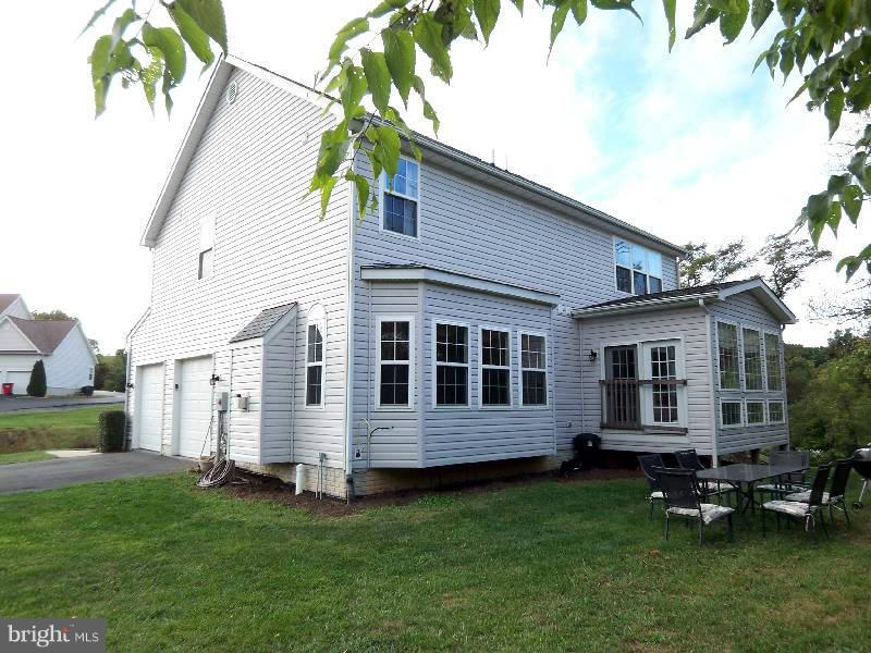 THORNHILL ESTATES - Residential