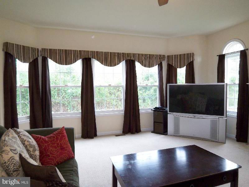 THORNHILL ESTATES - Residential