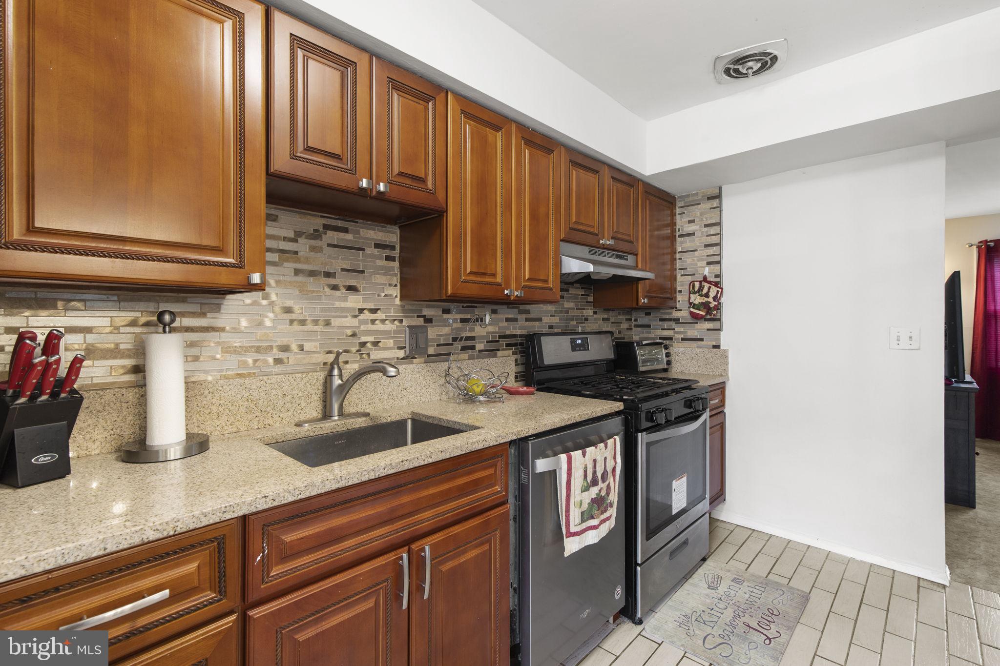 KINGSWOOD CONDOMINIUM - Residential