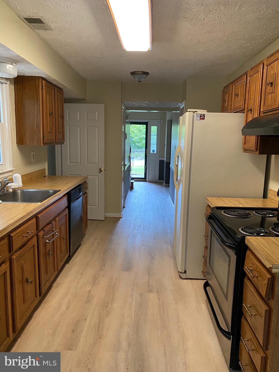 HAMPSHIRE - Residential Lease