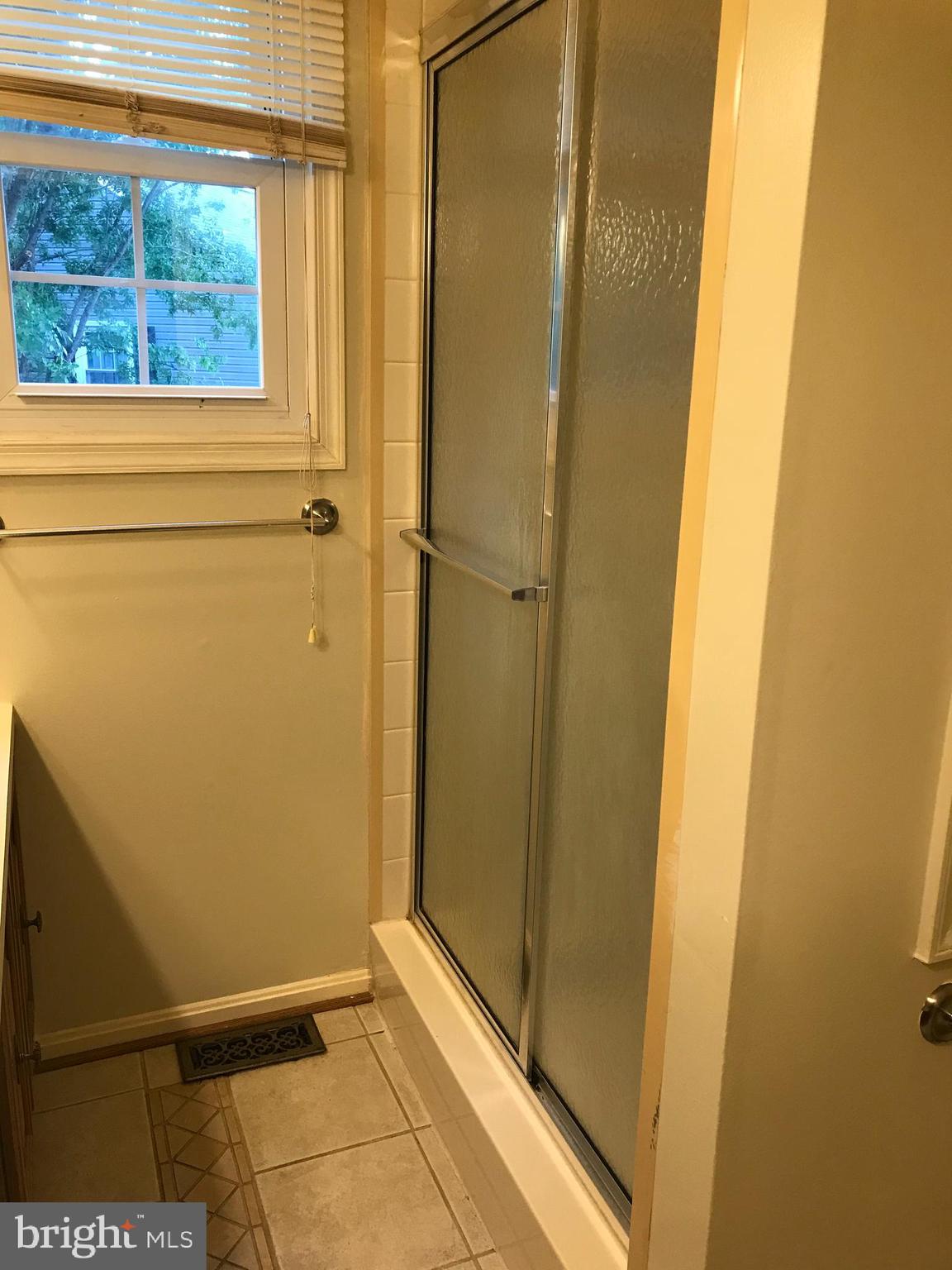 HAMPSHIRE - Residential Lease