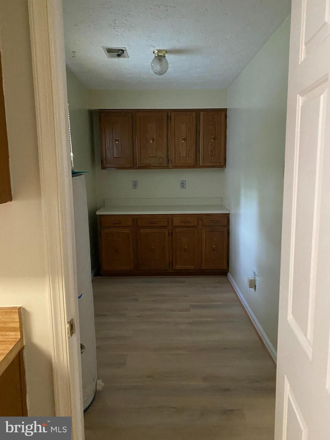 HAMPSHIRE - Residential Lease