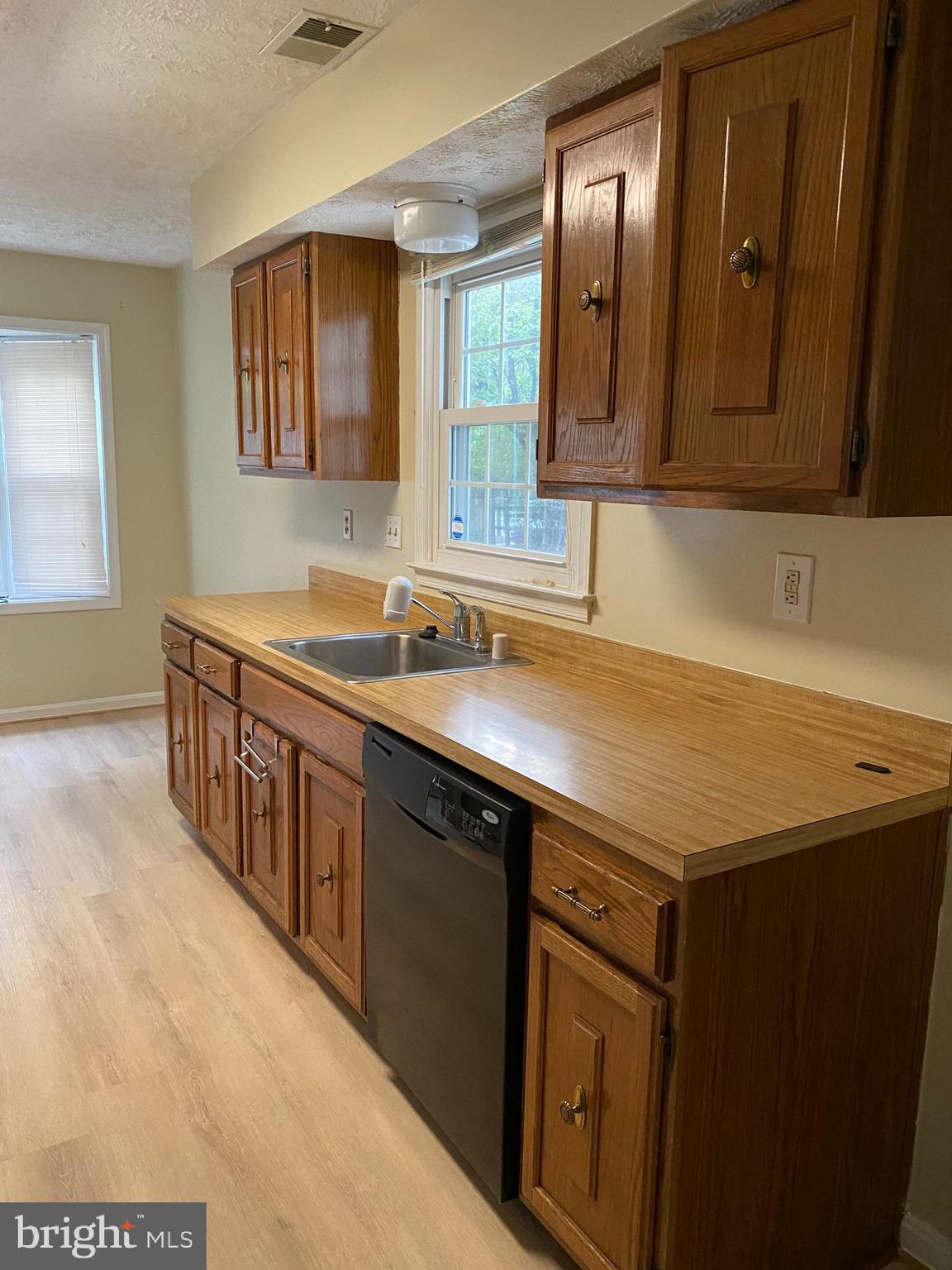 HAMPSHIRE - Residential Lease