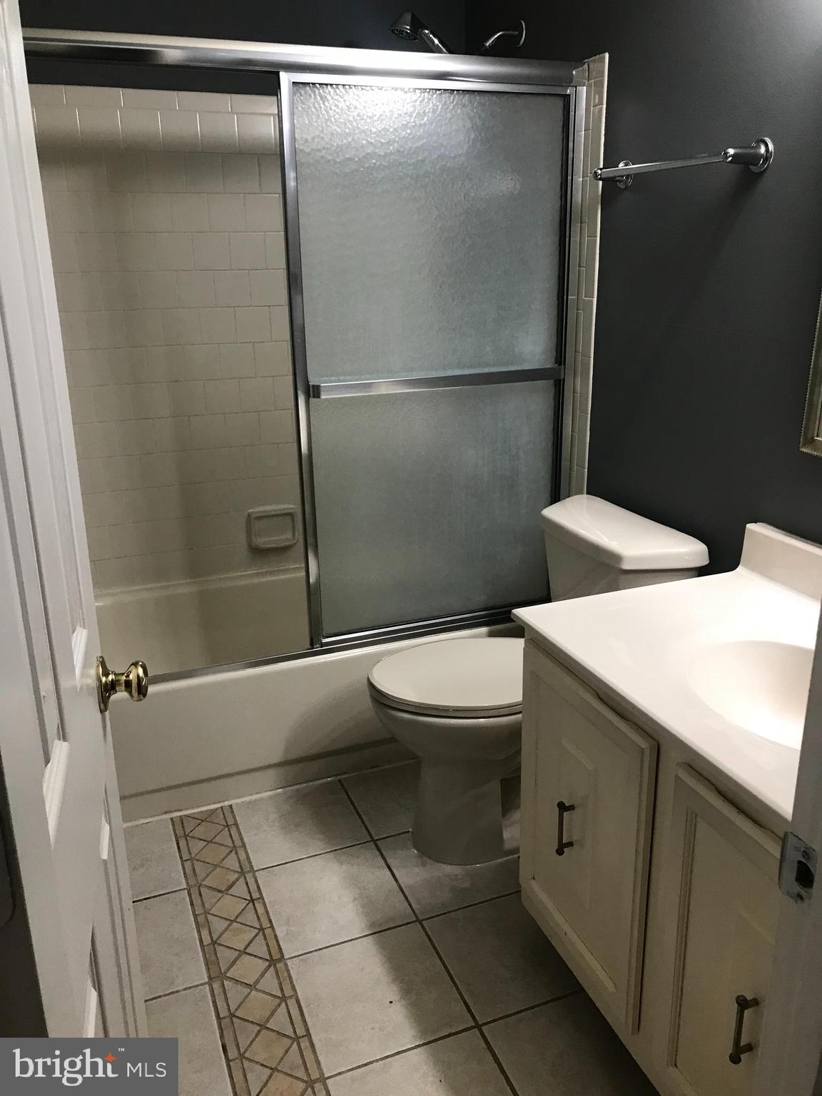 HAMPSHIRE - Residential Lease