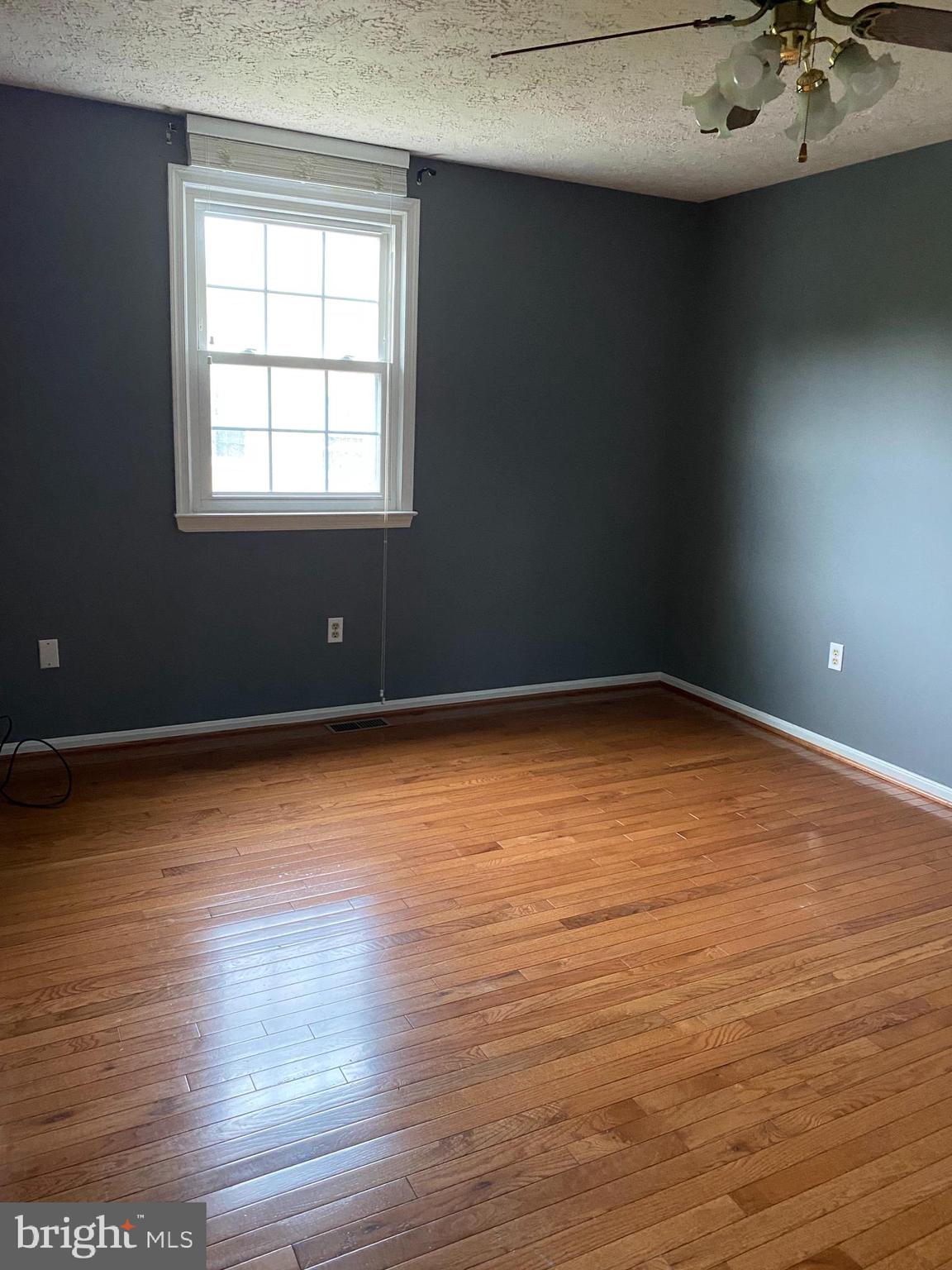 HAMPSHIRE - Residential Lease