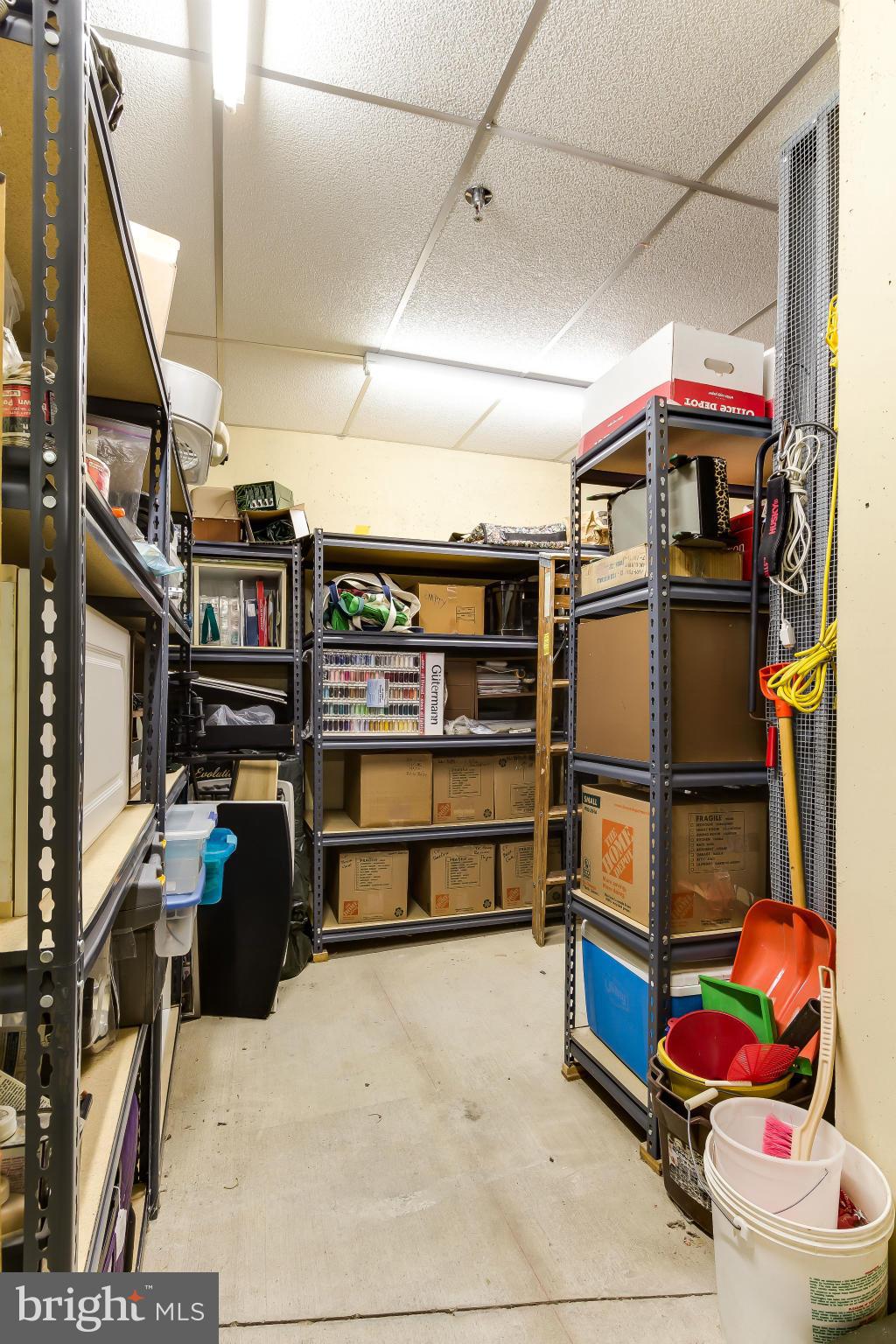 LANSDOWNE WOODS LEISURE WORLD - Residential