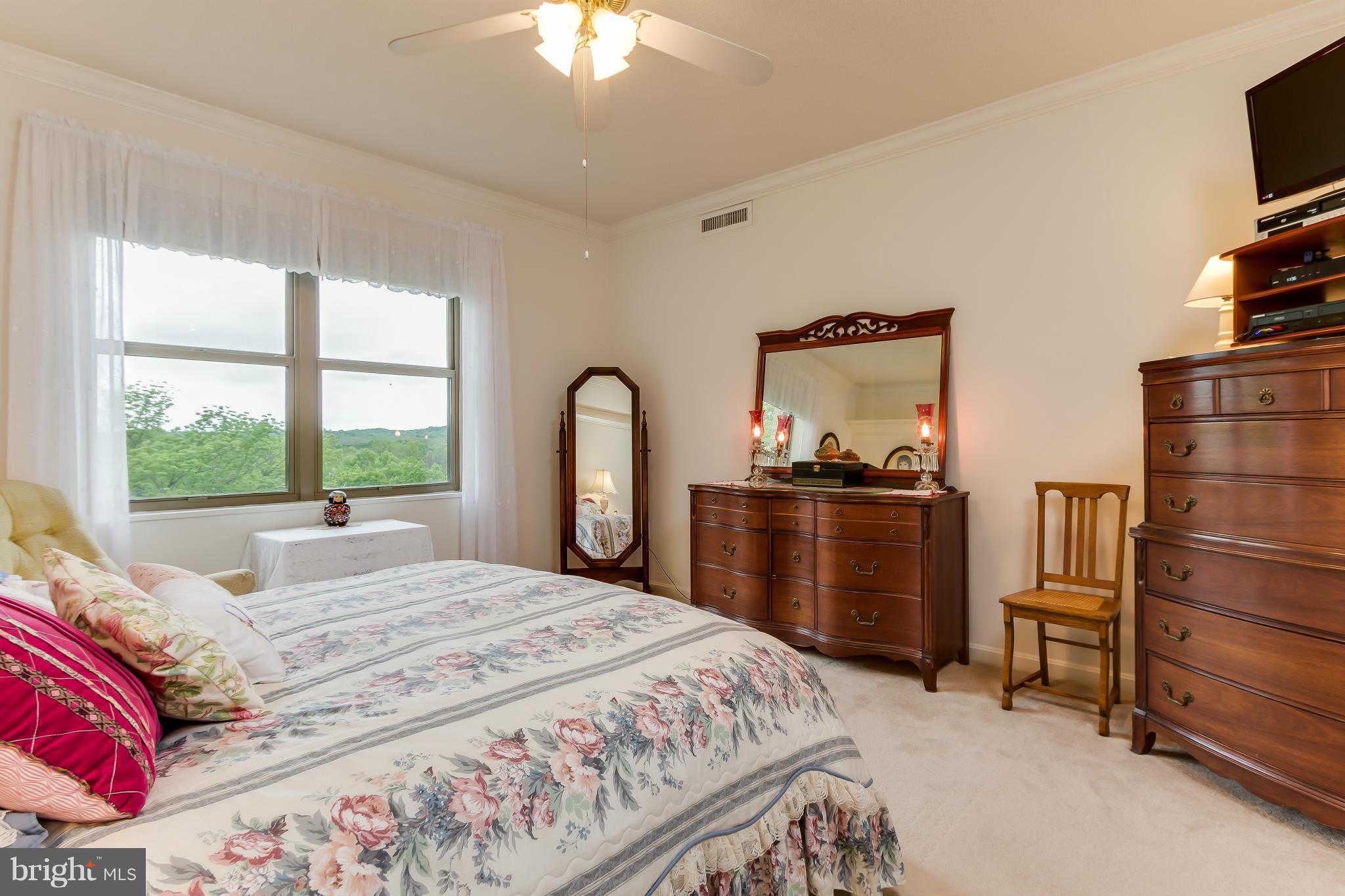 LANSDOWNE WOODS LEISURE WORLD - Residential