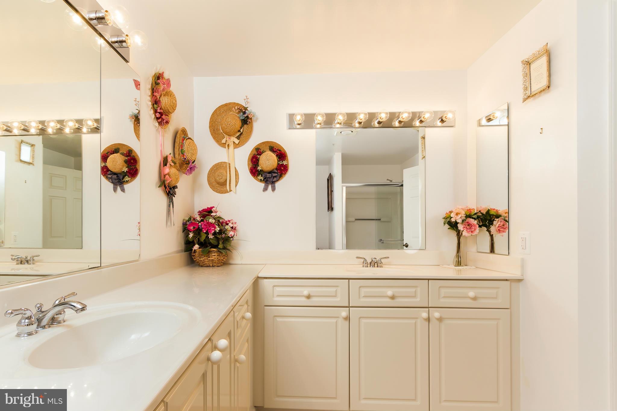 LANSDOWNE WOODS LEISURE WORLD - Residential