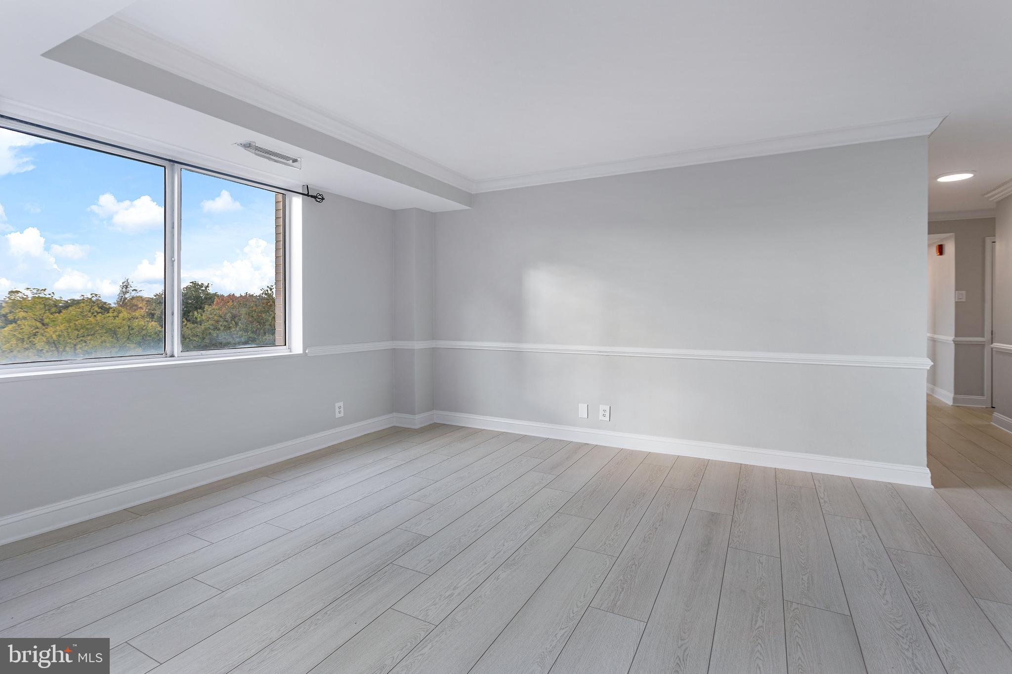 WHITEHALL - Residential