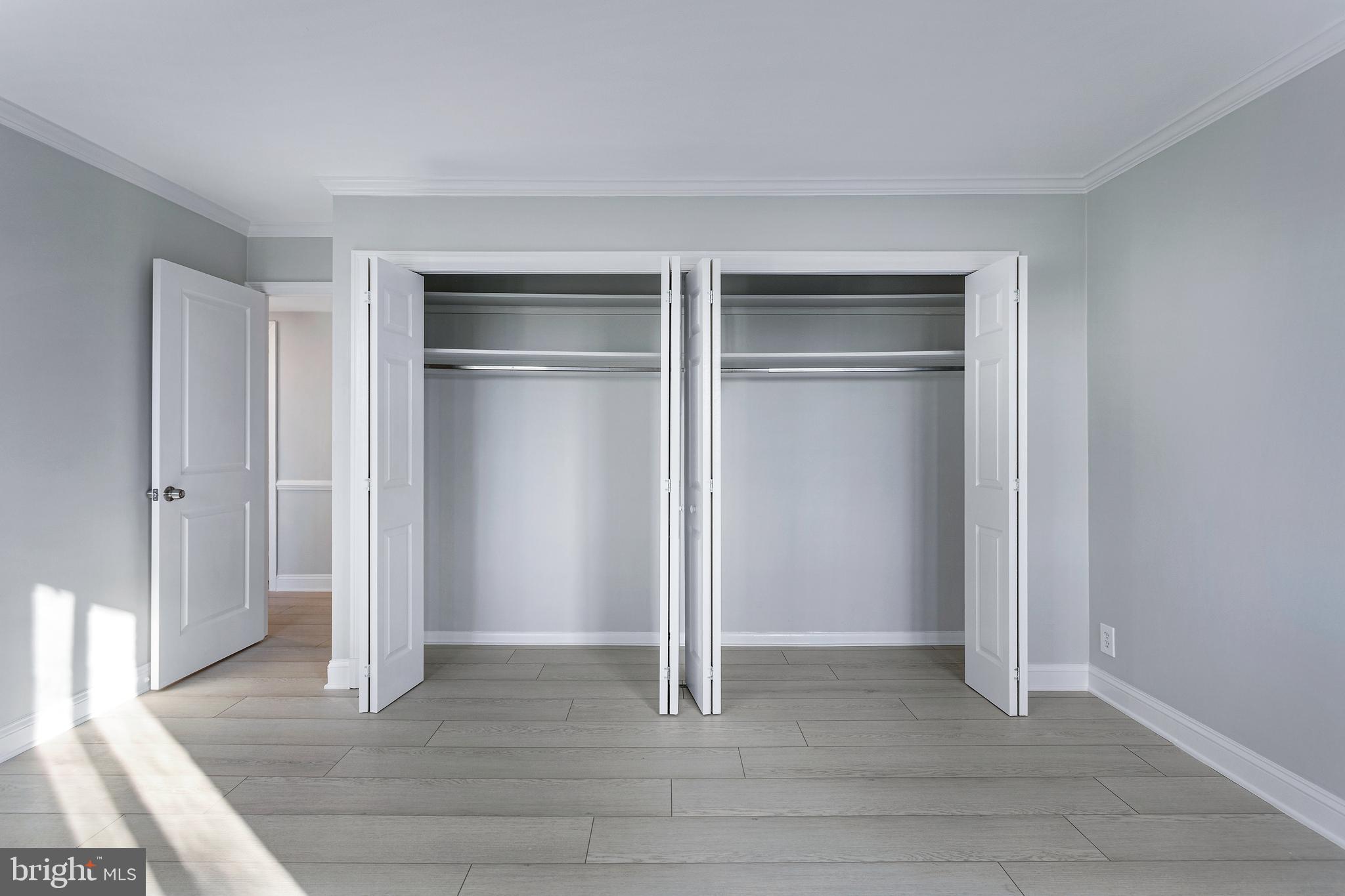 WHITEHALL - Residential