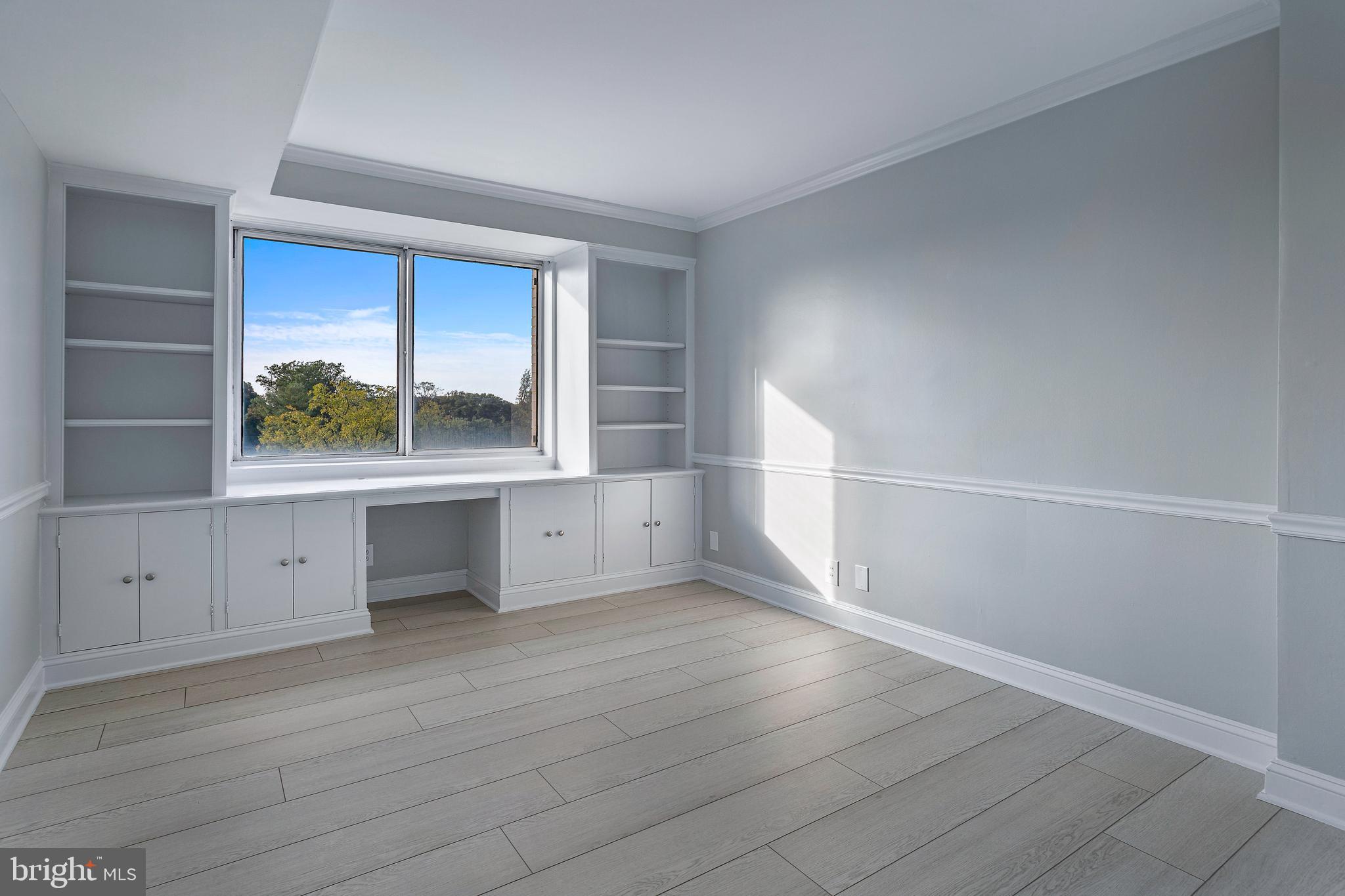 WHITEHALL - Residential