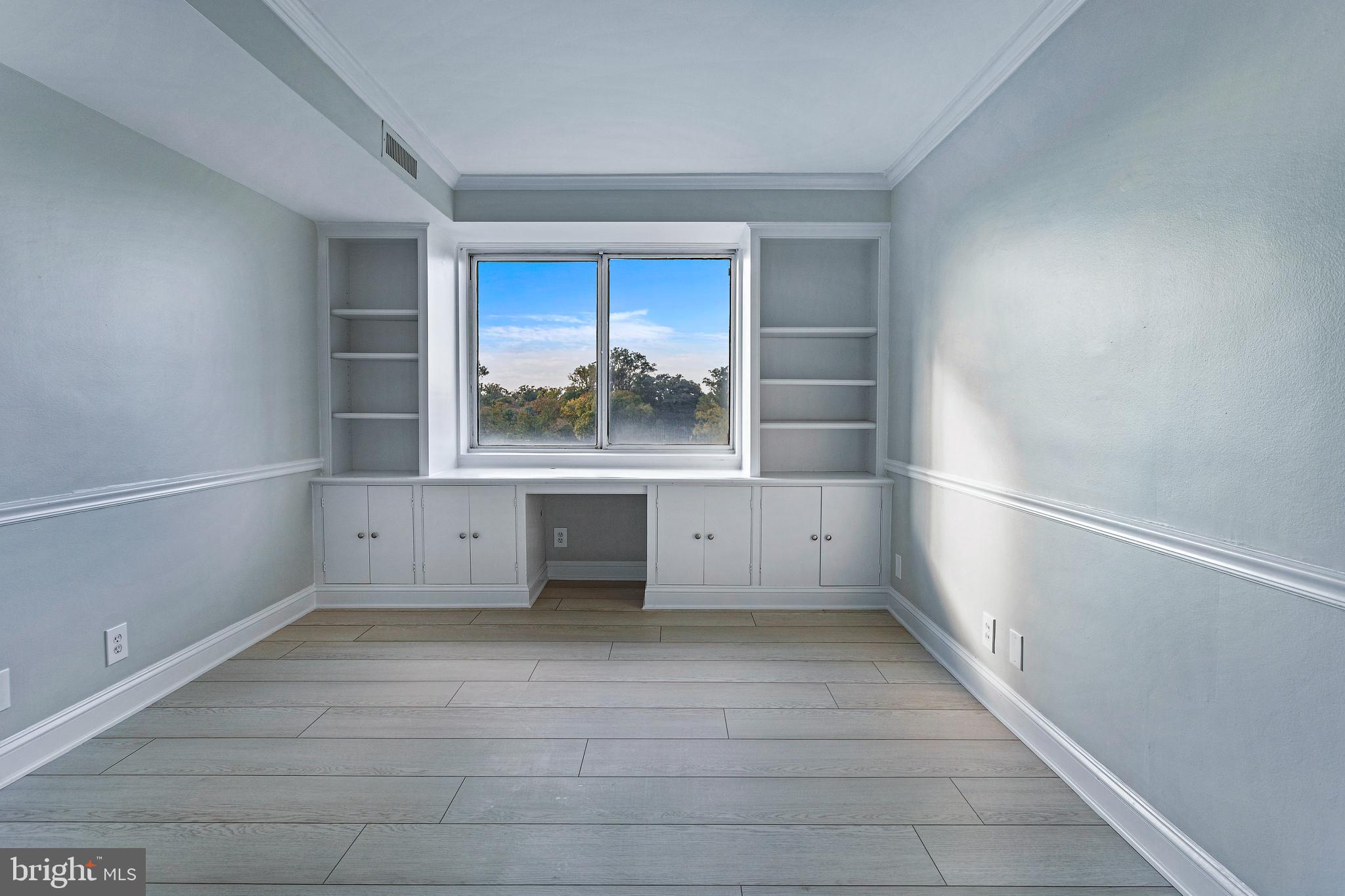 WHITEHALL - Residential