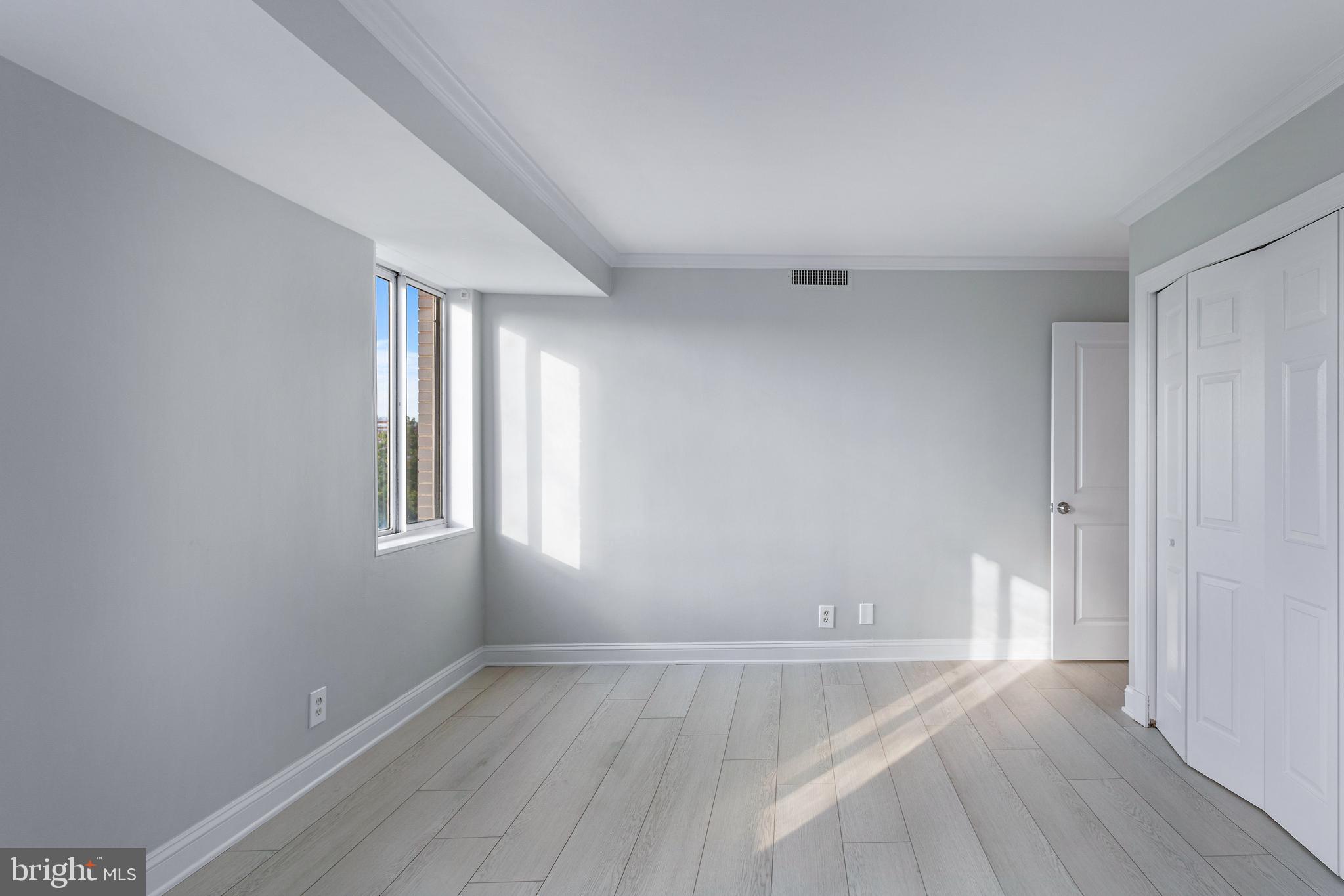 WHITEHALL - Residential