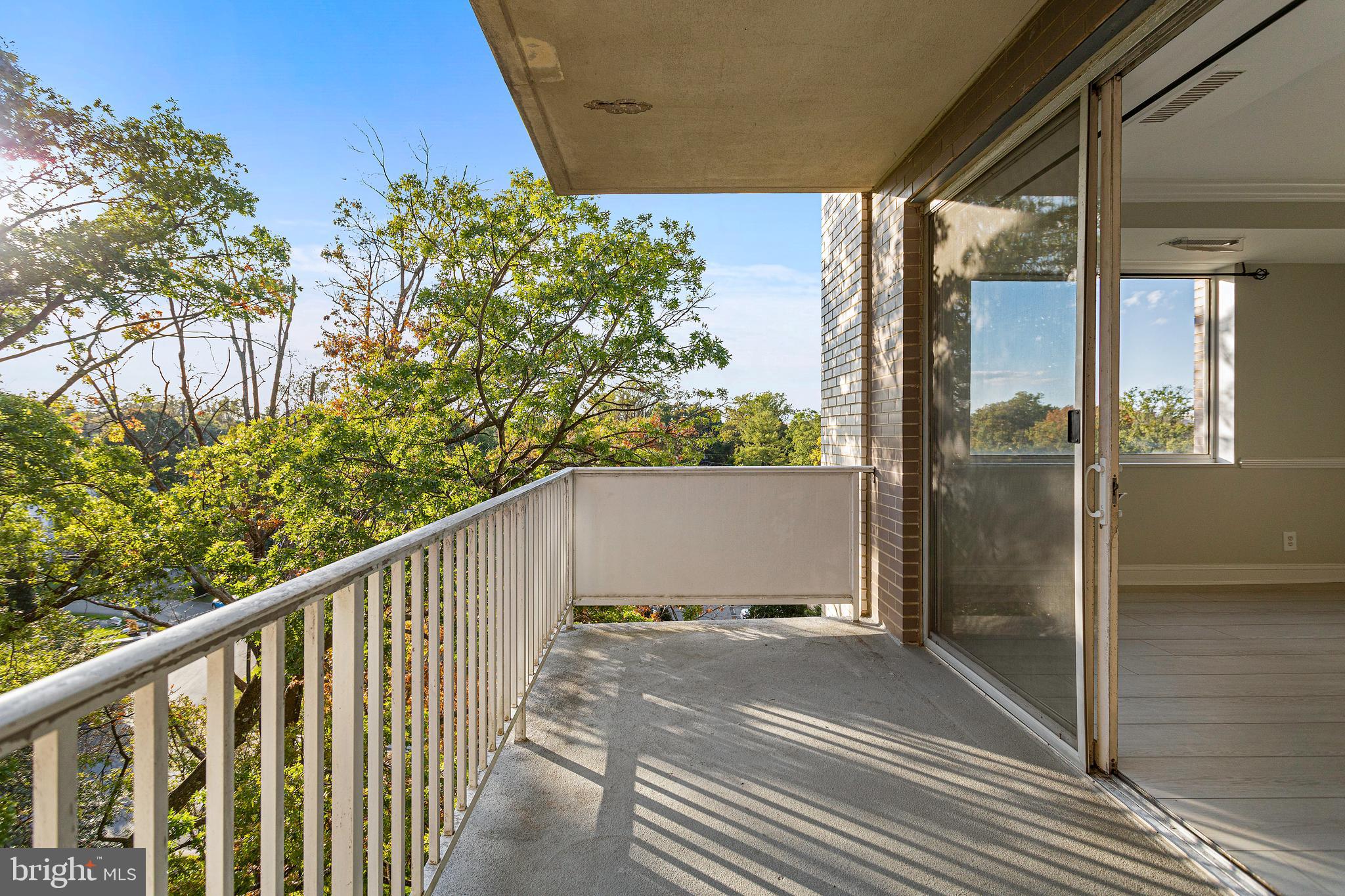 WHITEHALL - Residential