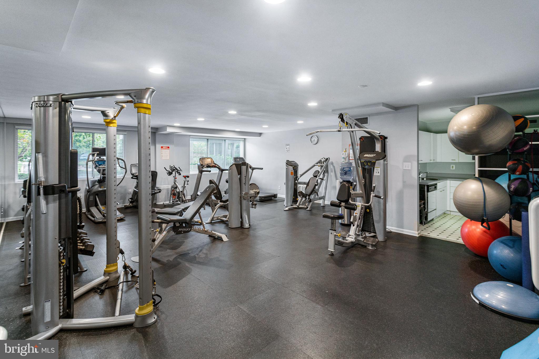 WHITEHALL - Residential