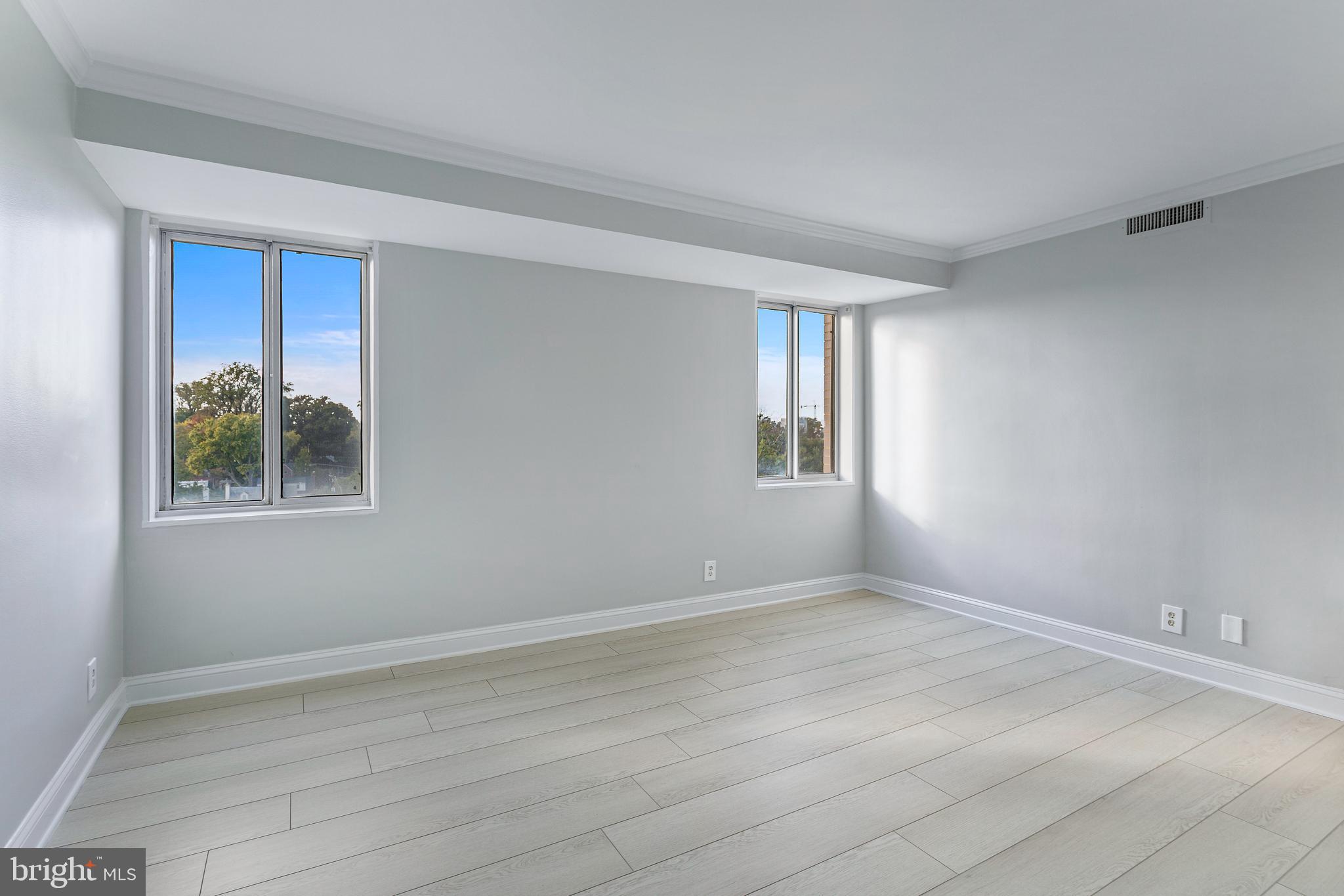 WHITEHALL - Residential