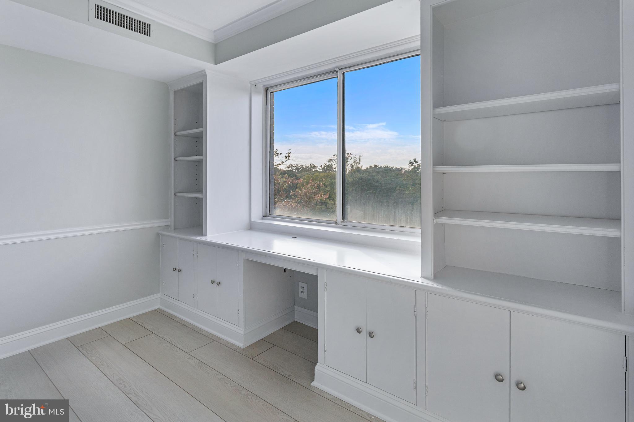 WHITEHALL - Residential