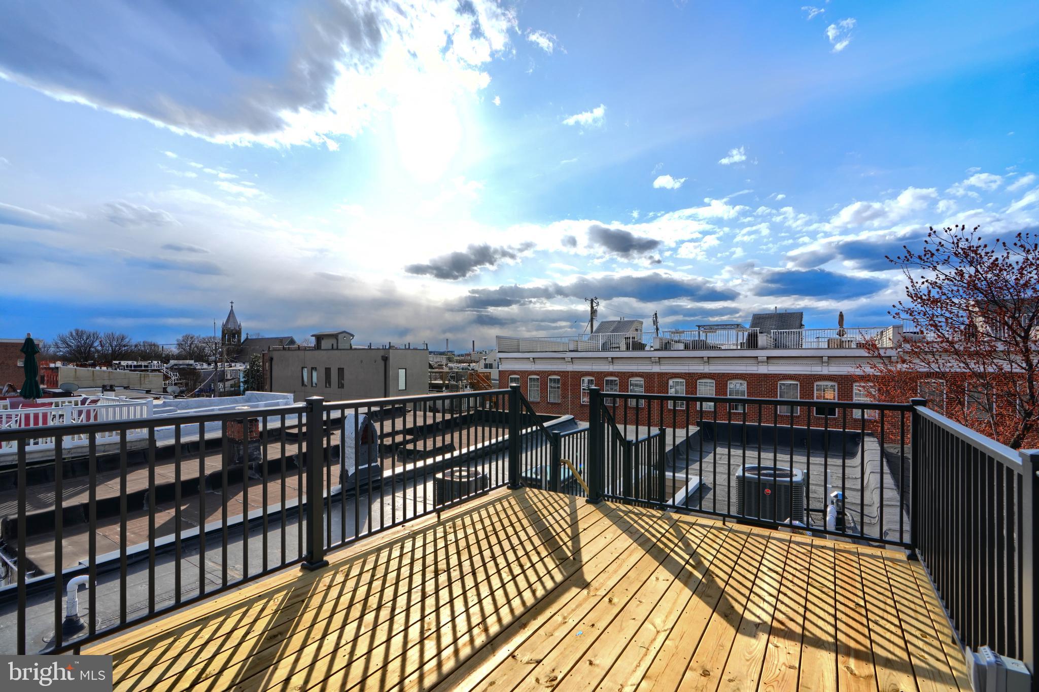 LOCUST POINT - Residential